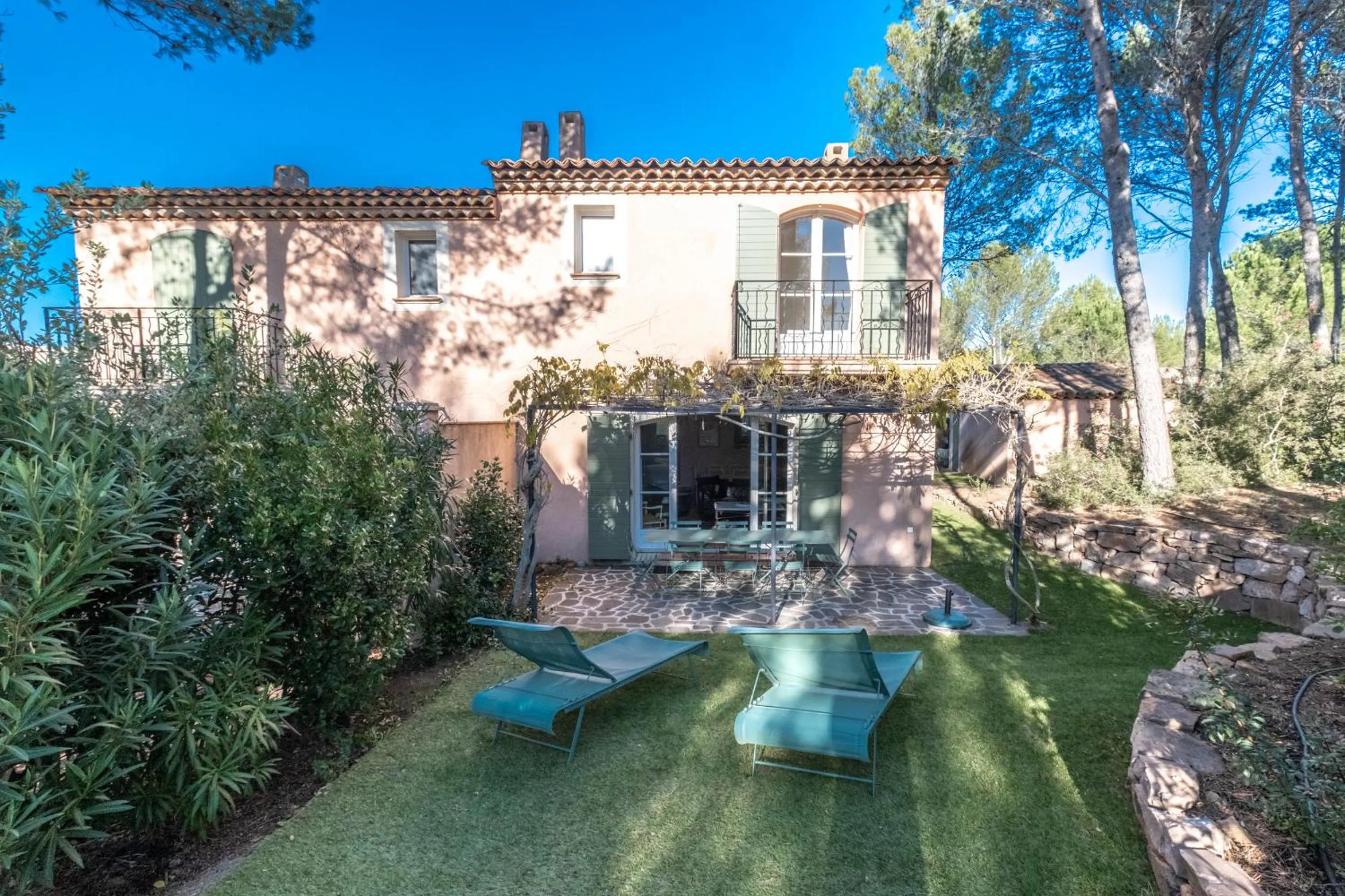 Patio in Les Appartements et Maisons du Domaine de Saint Endréol Golf & Spa Resort
