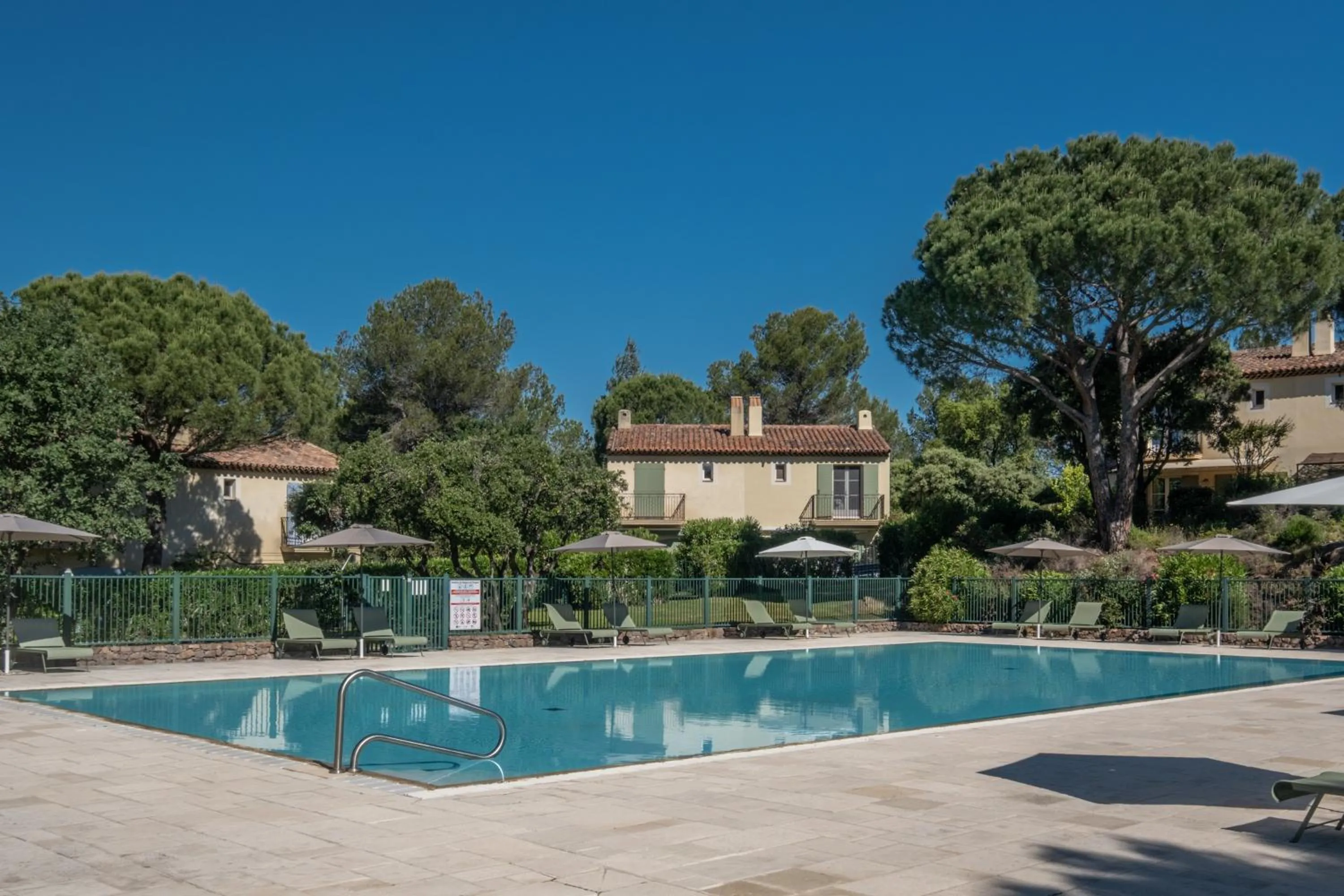 Swimming pool in Les Appartements et Maisons du Domaine de Saint Endréol Golf & Spa Resort