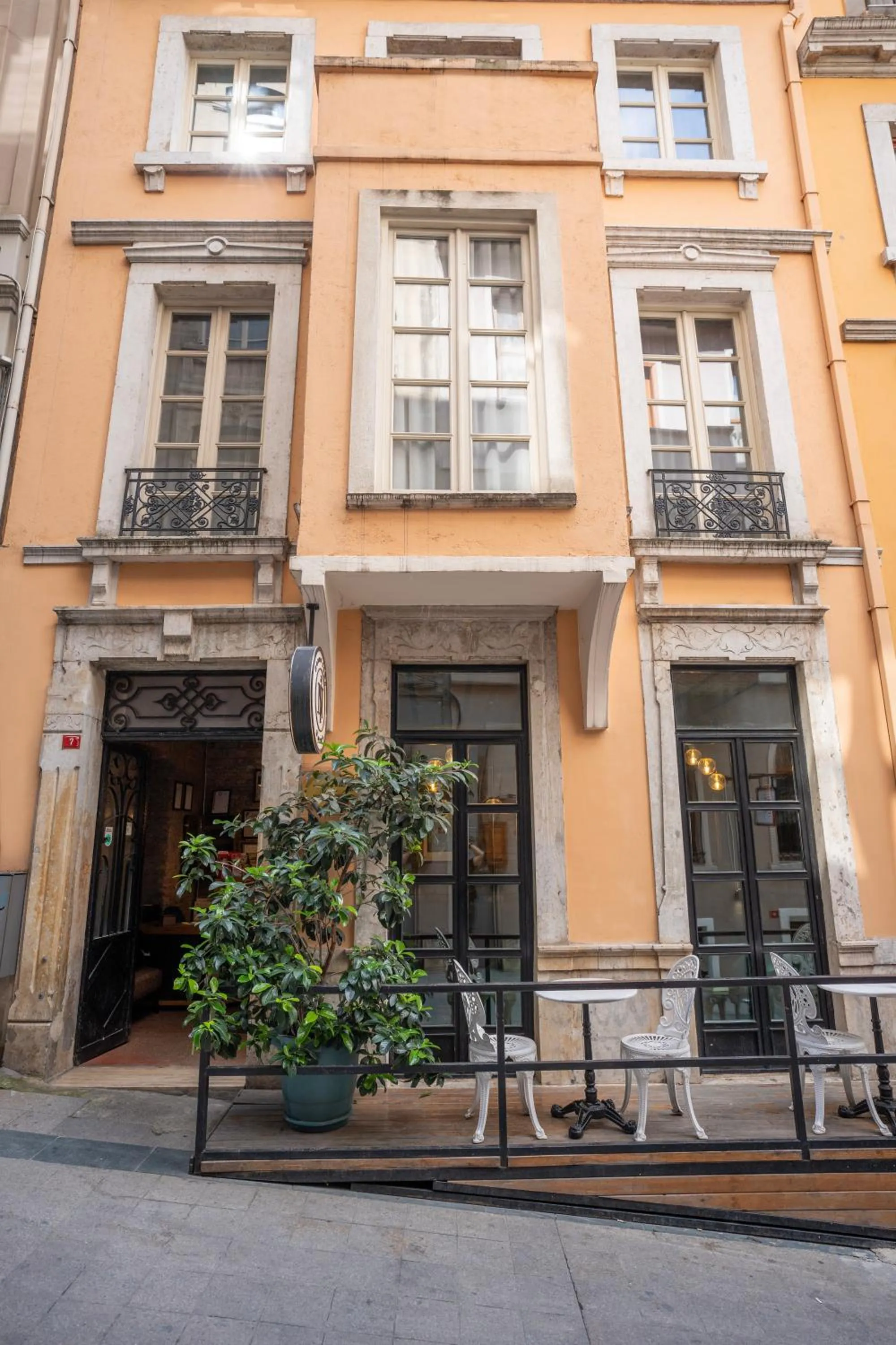 Property building in Novus Pera Hotel