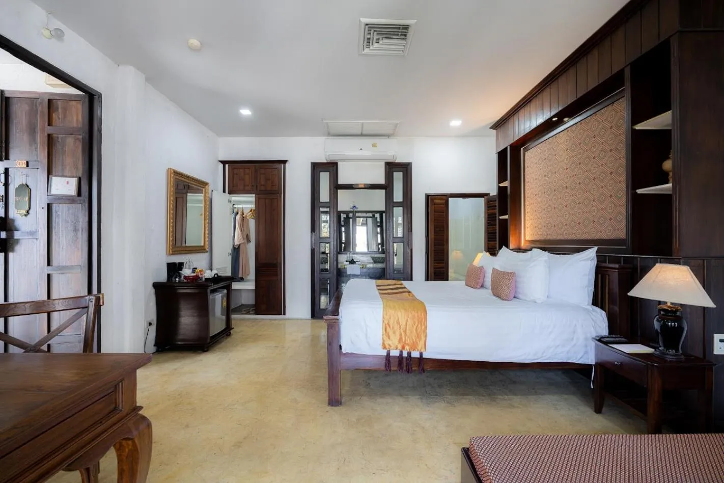 Bed in Cheva Gallery Boutique Hotel