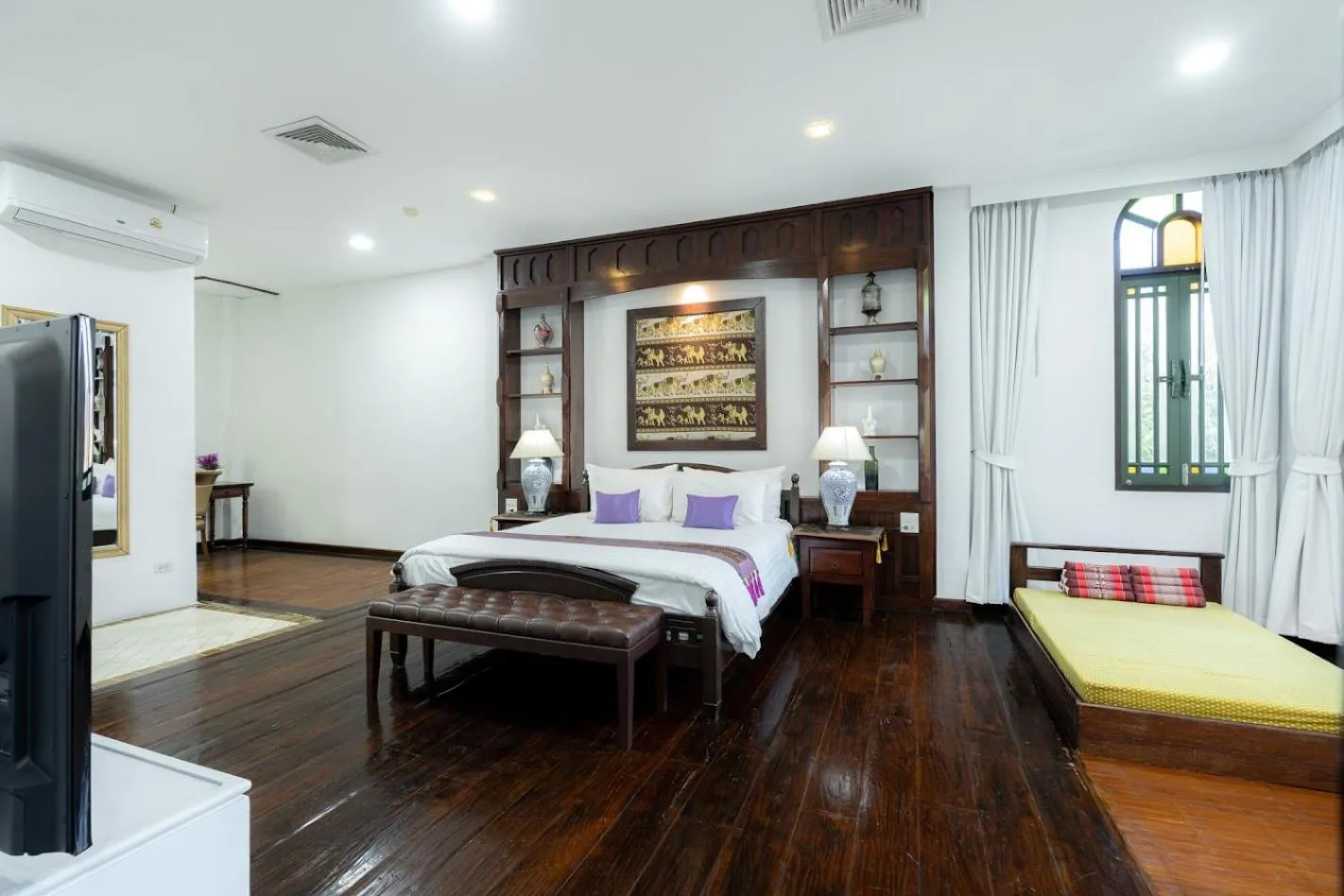 Bed in Cheva Gallery Boutique Hotel