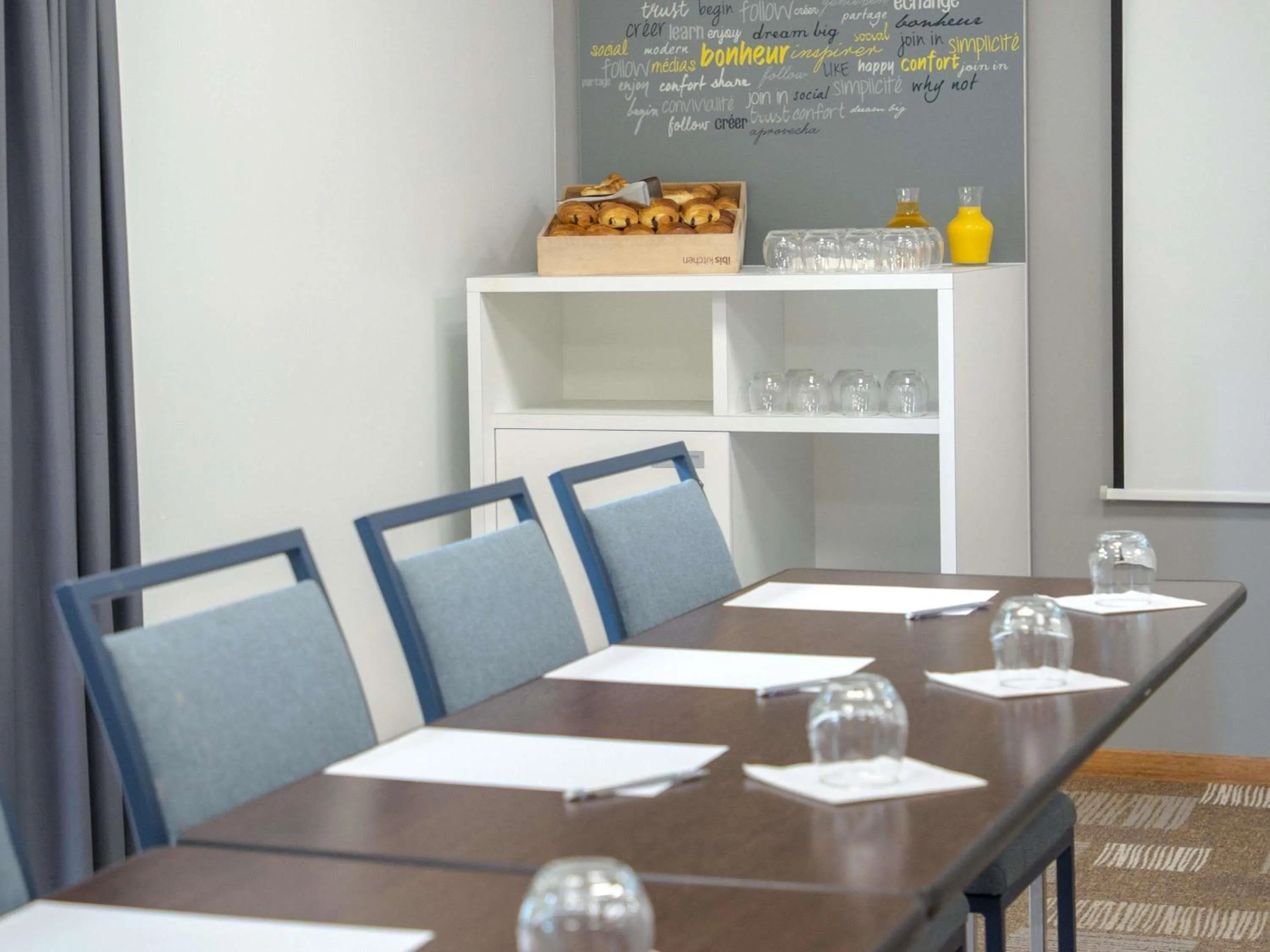 Meeting/conference room in ibis Brignoles Provence Verte