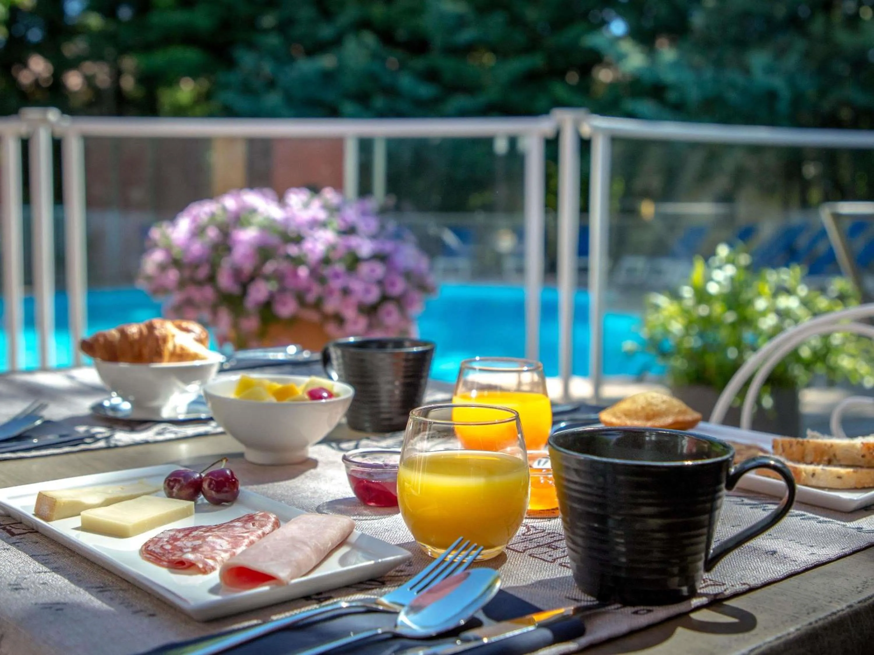 Restaurant/places to eat in ibis Brignoles Provence Verte