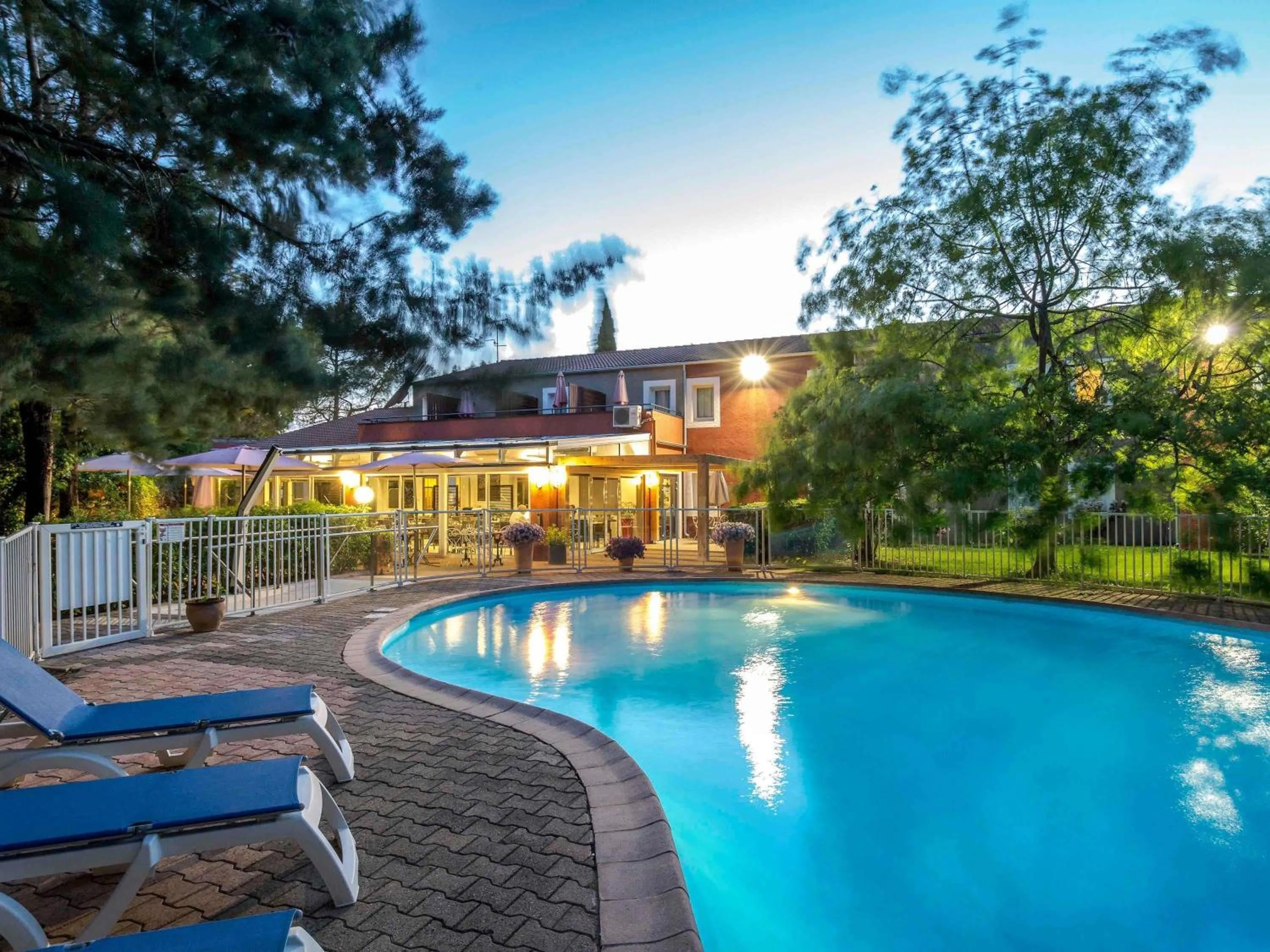 Property building in ibis Brignoles Provence Verte