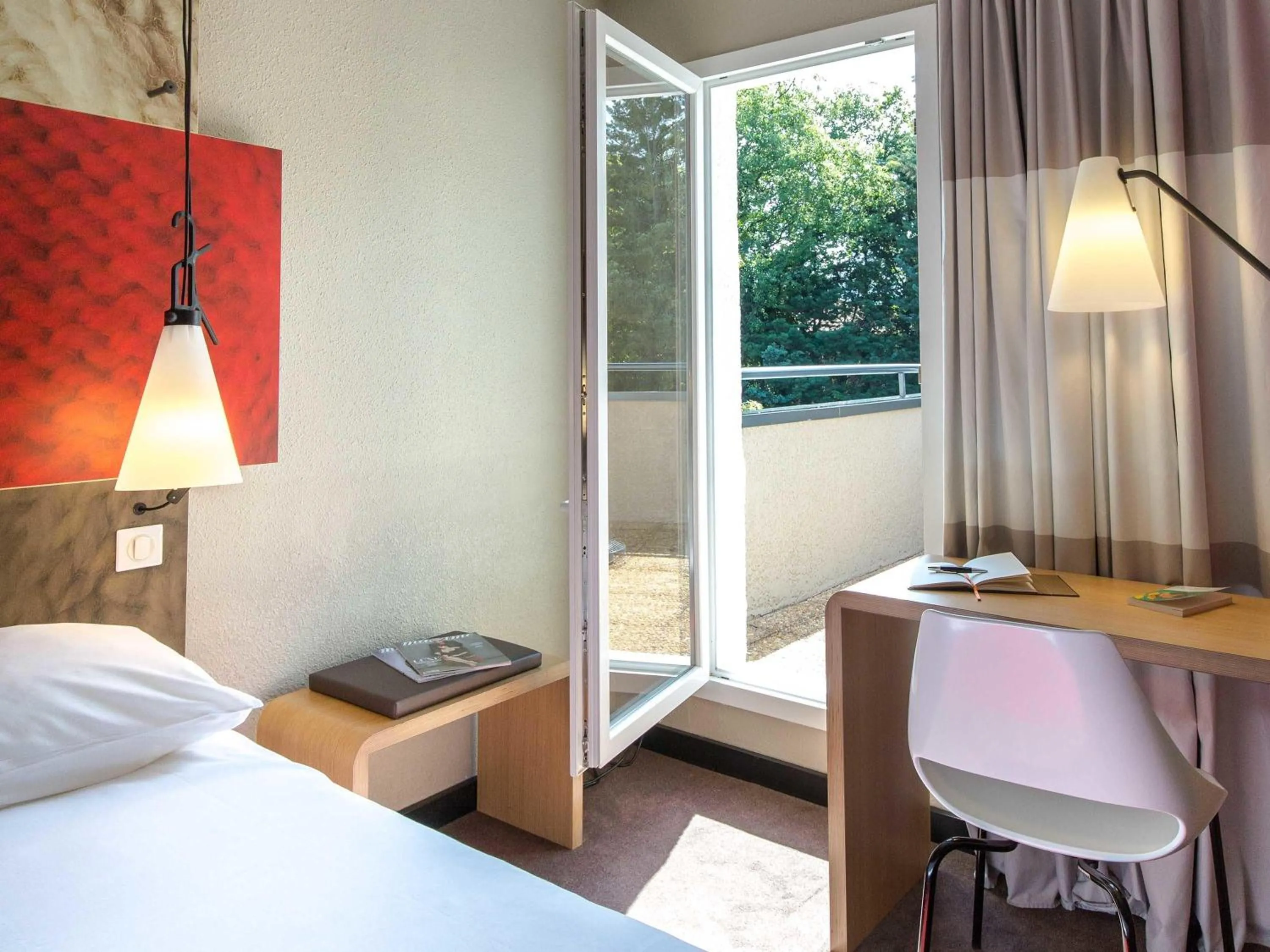 Bedroom, Bed in ibis Brignoles Provence Verte