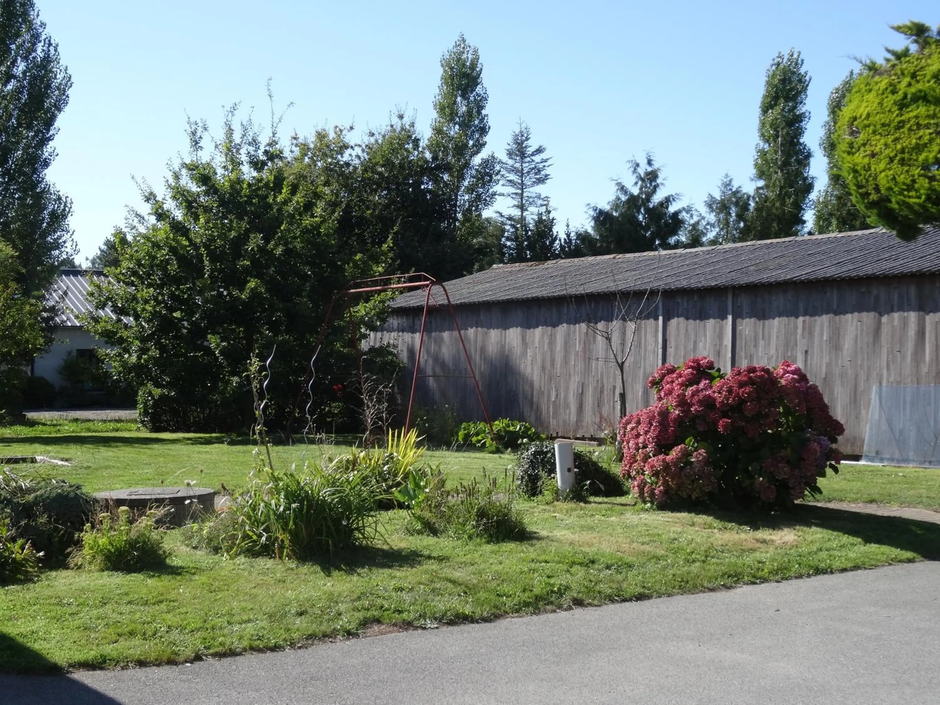 Garden in Le Toul' Broch