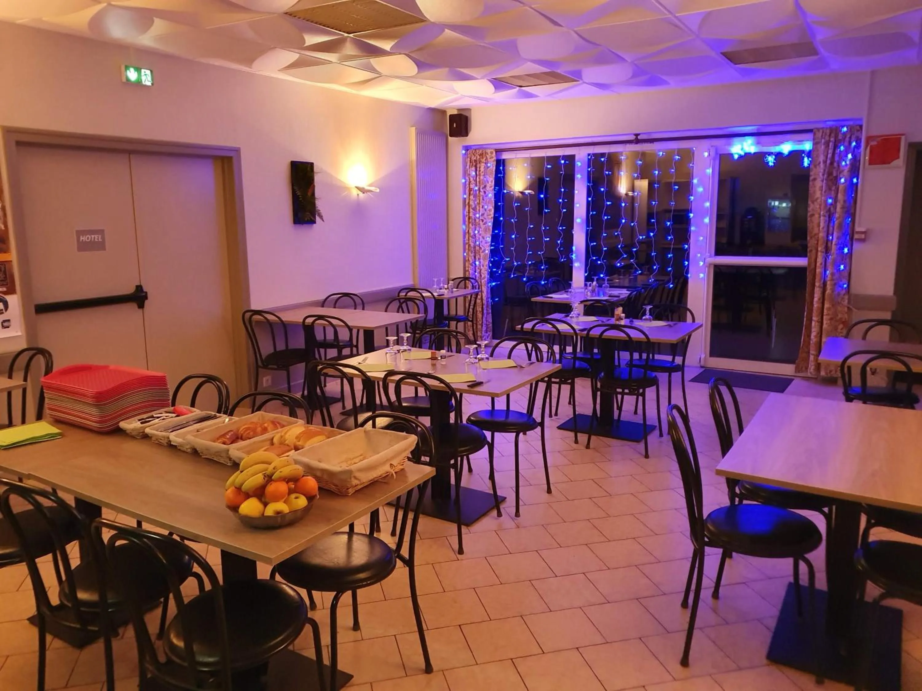 Continental breakfast in Le Toul' Broch