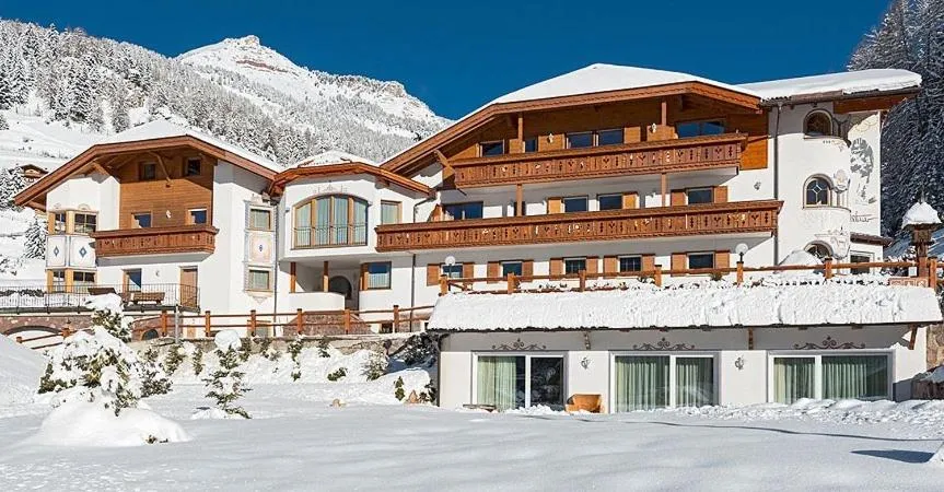 Property building in Garni Residence Soraiser