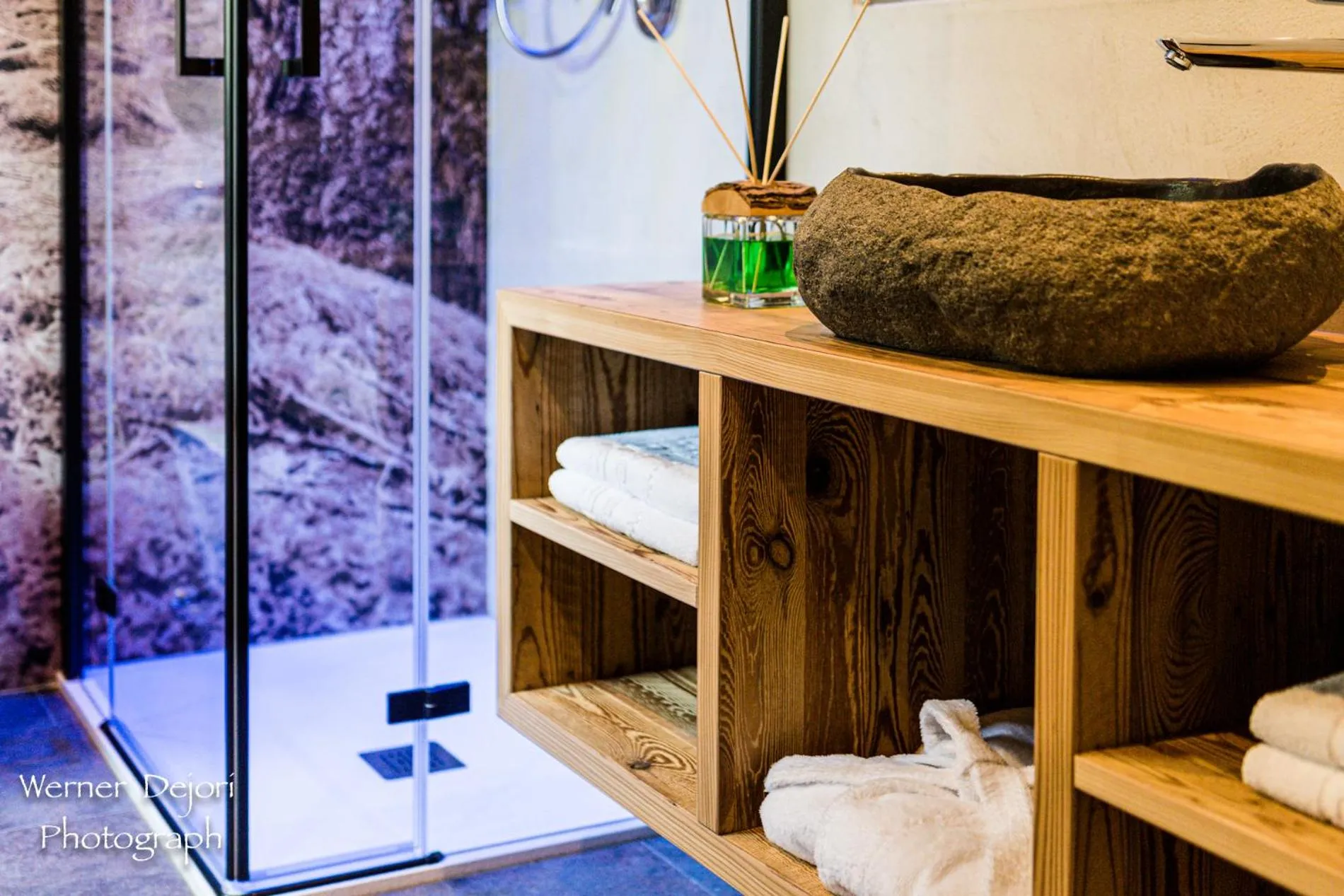 Shower in Garni Residence Soraiser