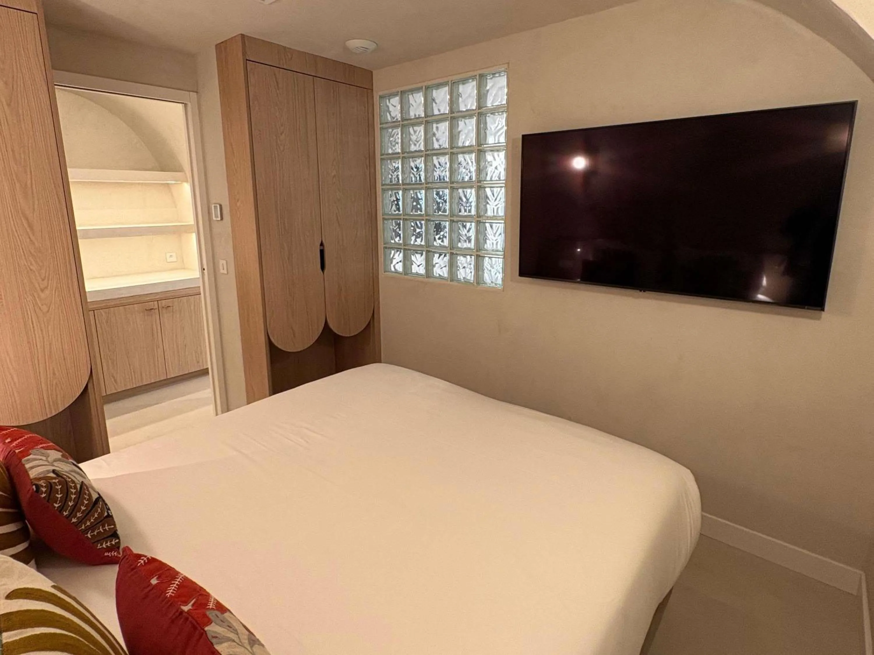 Bedroom, Bed in Mercure Nice Marché Aux Fleurs