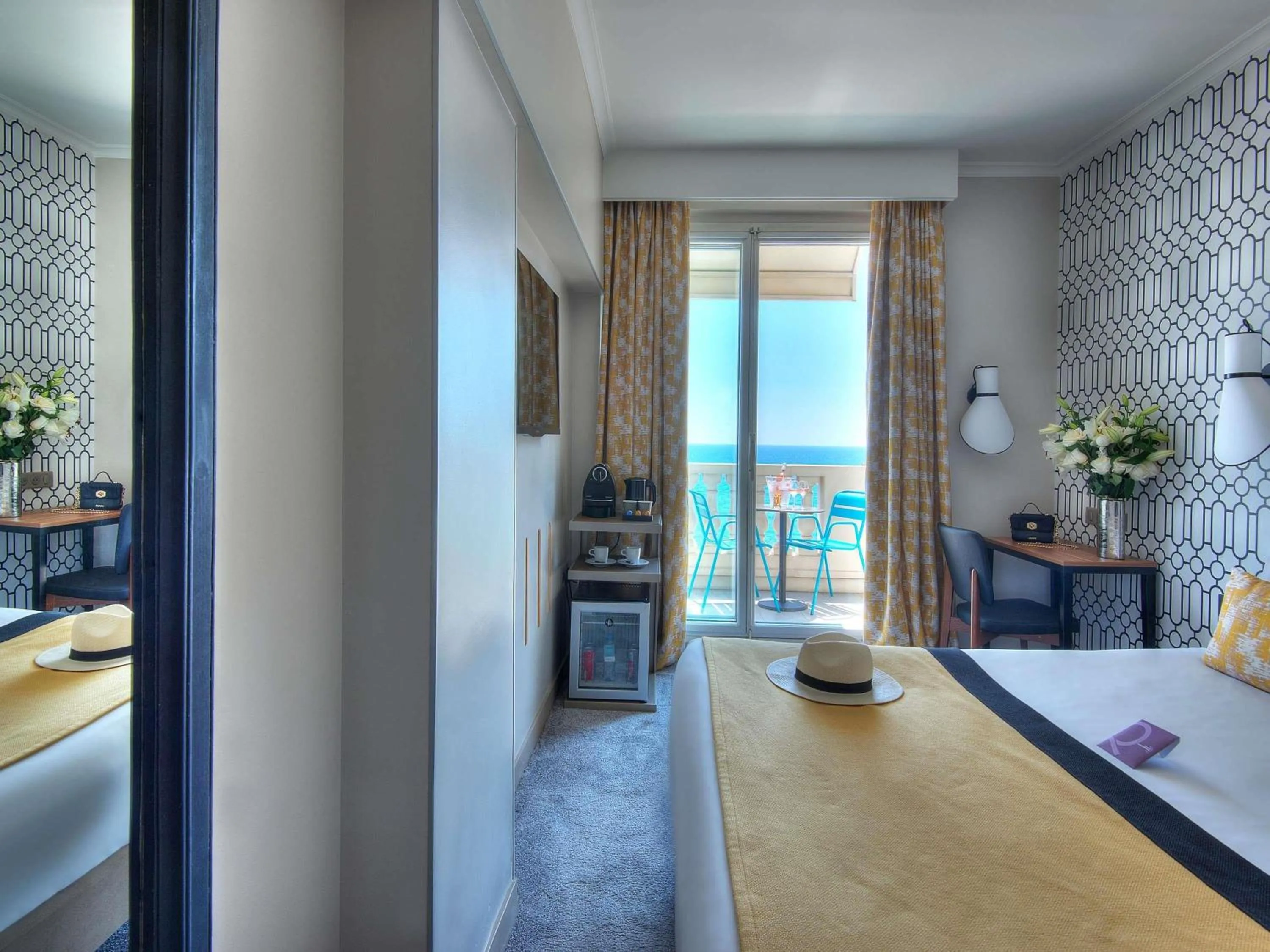 Bedroom, Bed in Mercure Nice Marché Aux Fleurs