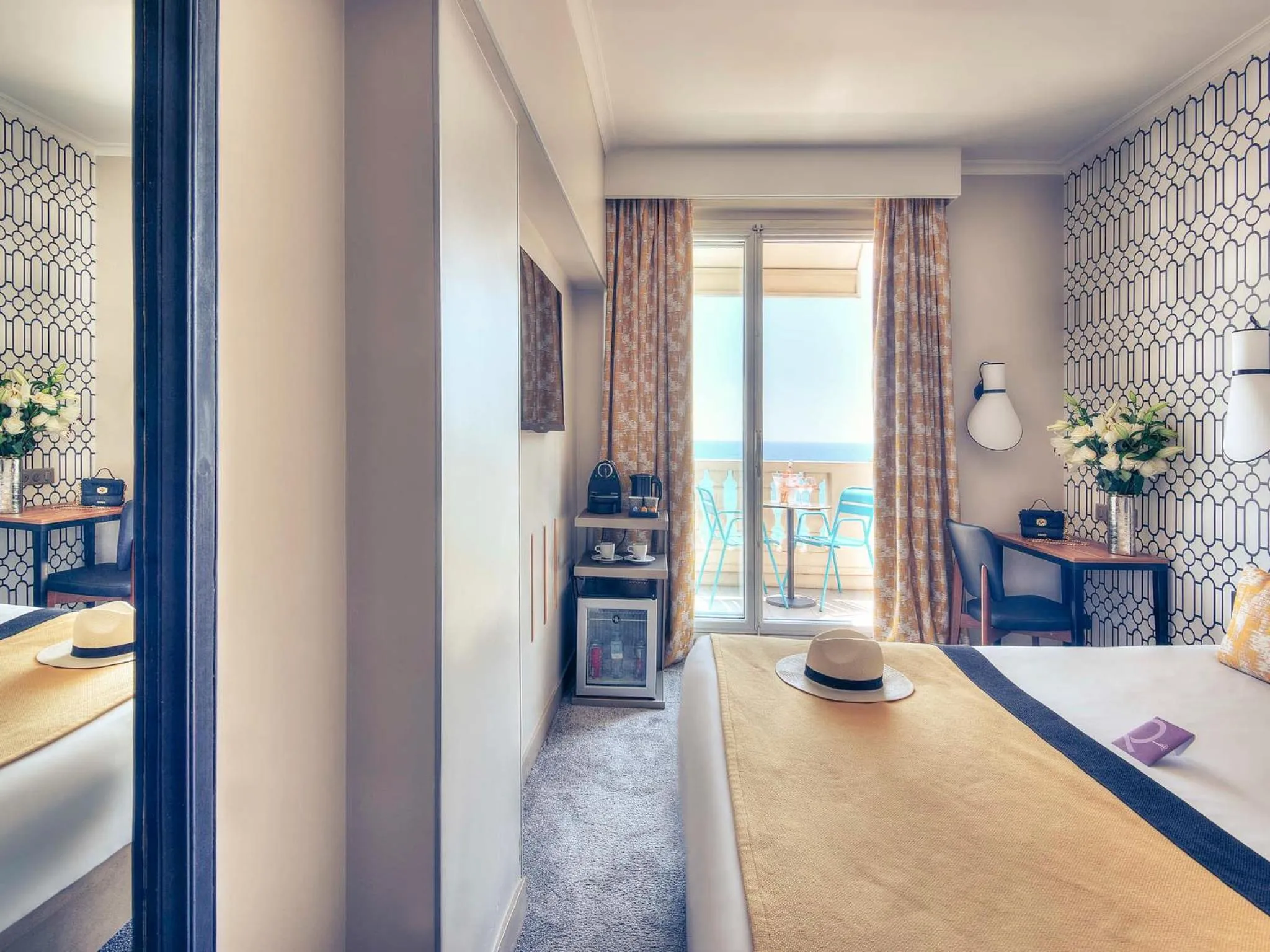 Bed in Mercure Nice Marché Aux Fleurs