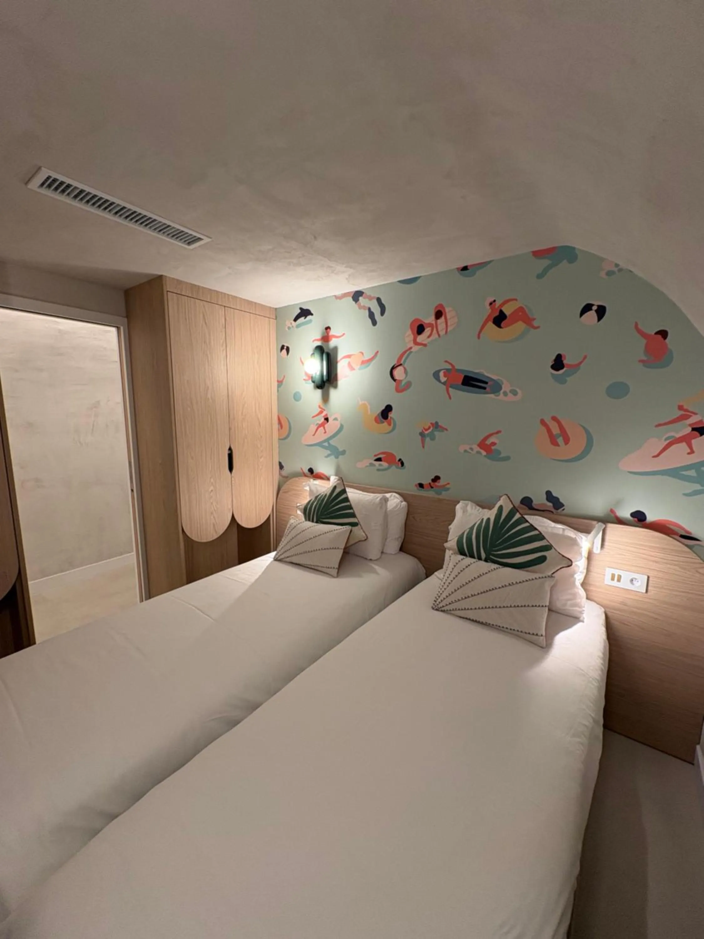 Bed in Mercure Nice Marché Aux Fleurs