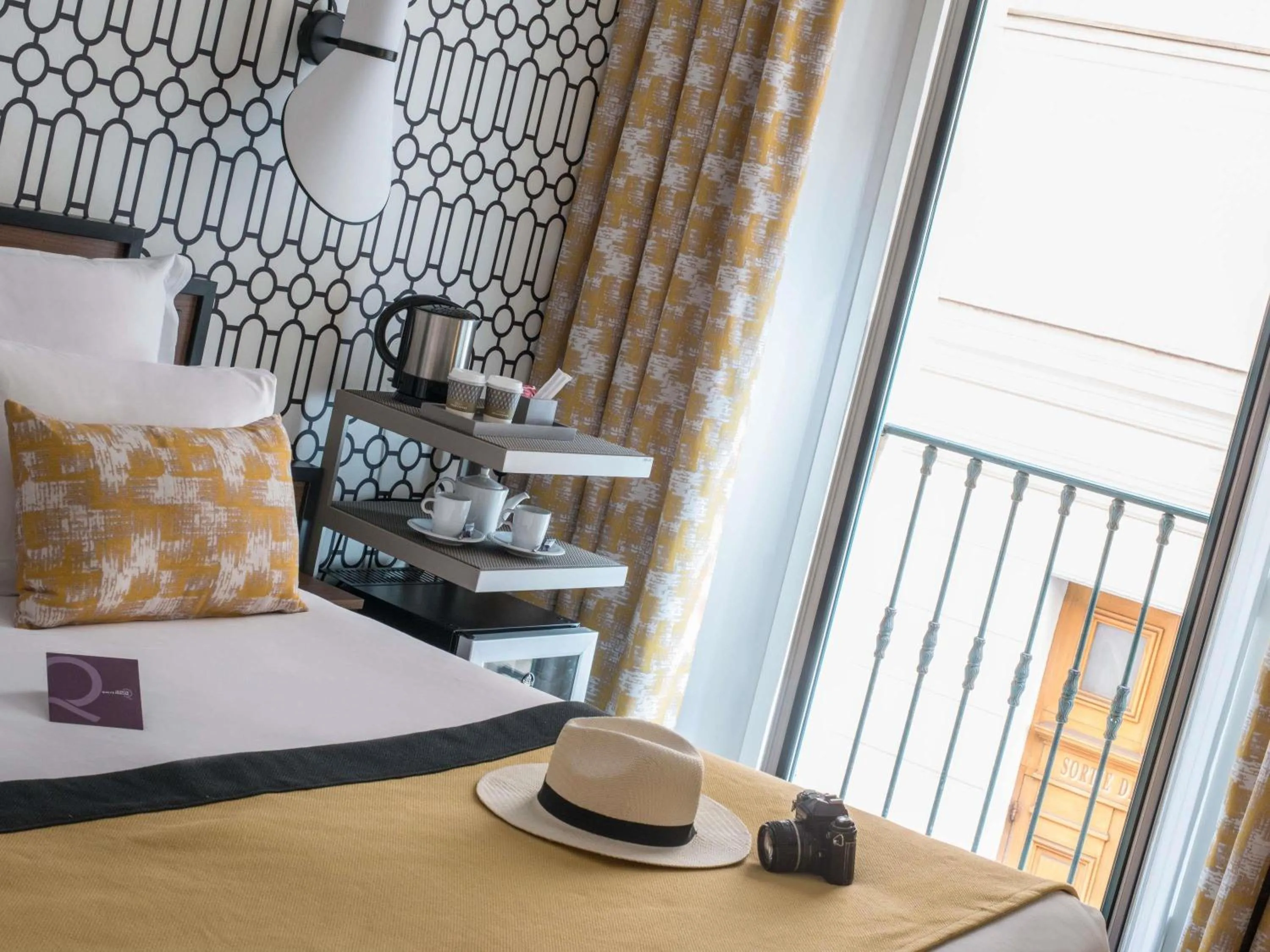 Bedroom, Bed in Mercure Nice Marché Aux Fleurs