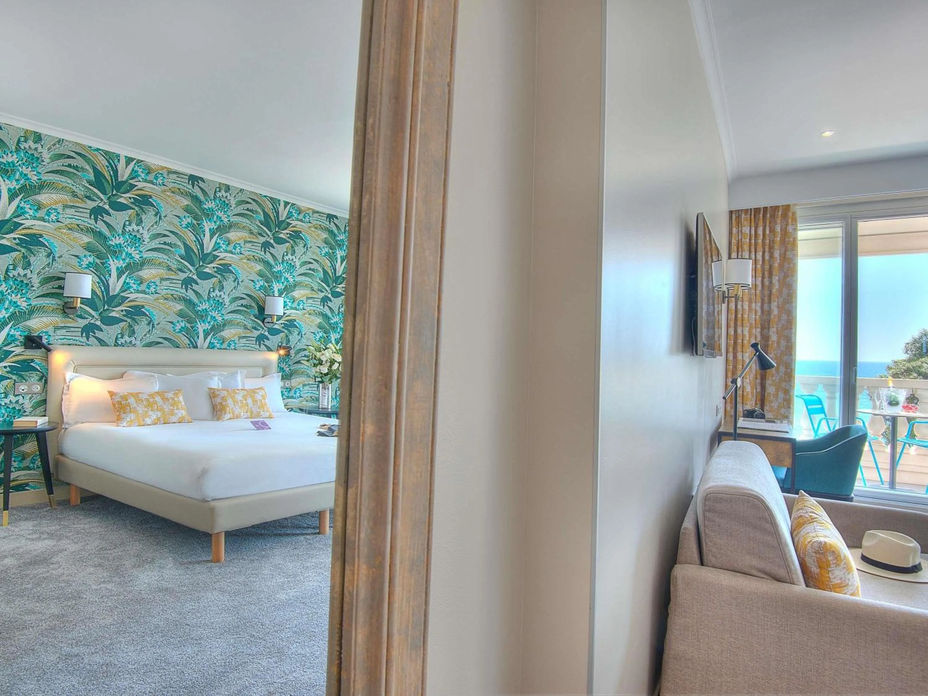 Bedroom, Bed in Mercure Nice Marché Aux Fleurs