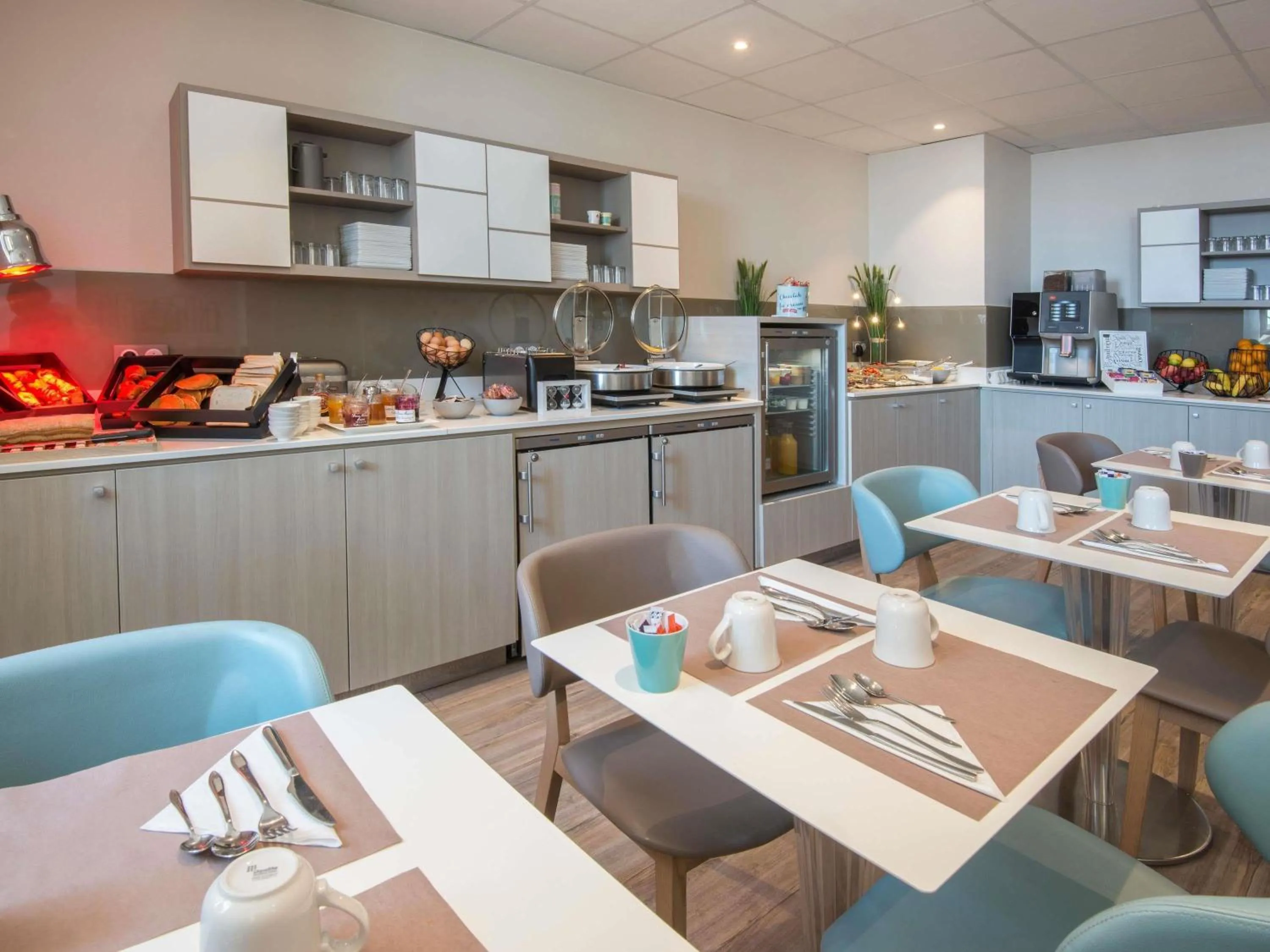 Breakfast in Mercure Nice Marché Aux Fleurs