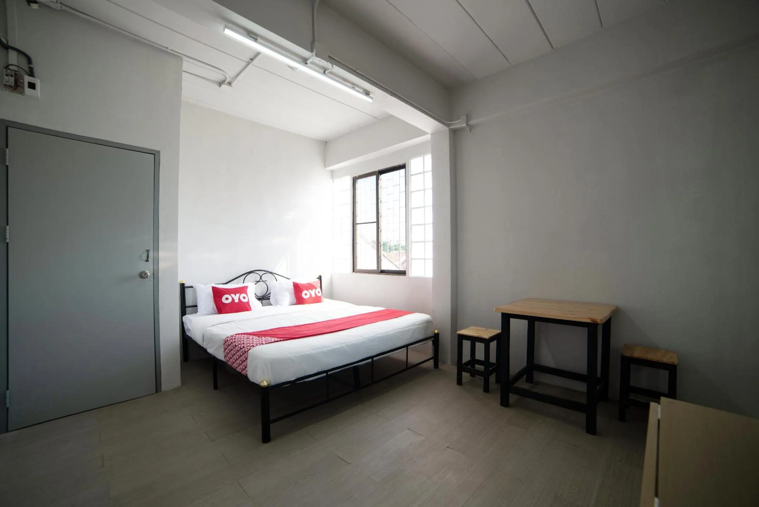 Superior Double Room in OYO 457 Panasan Villa