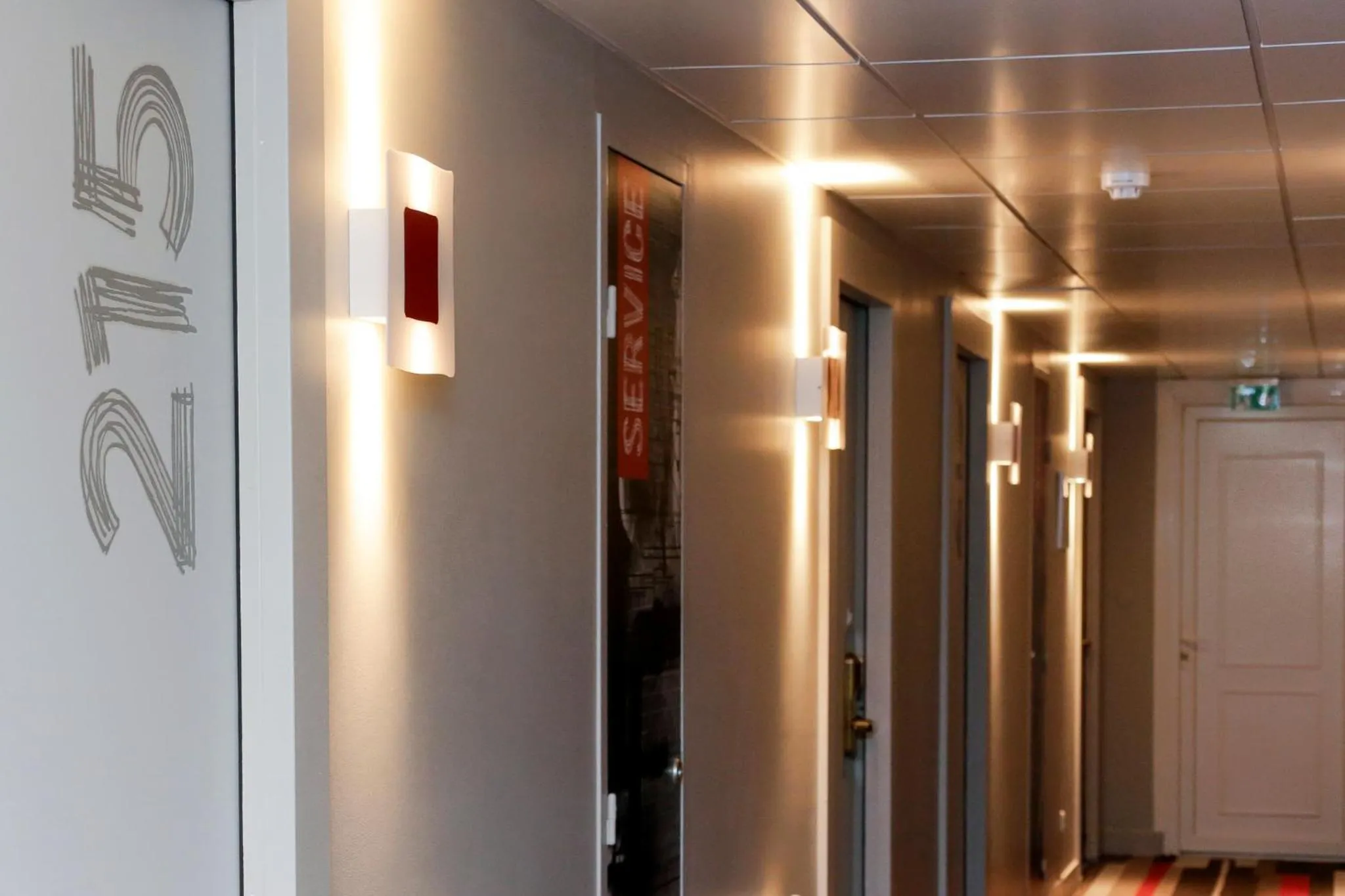 Lobby or reception in ibis Dole Sud Choisey