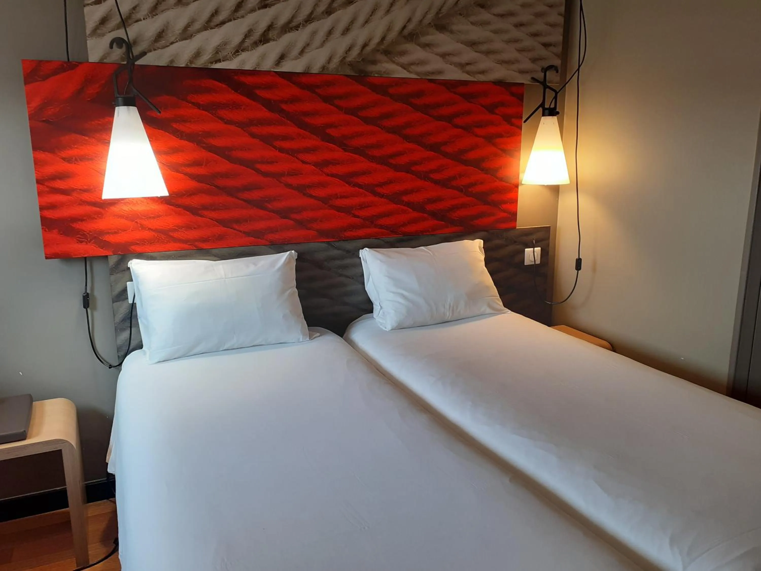 Bedroom, Bed in ibis Dole Sud Choisey