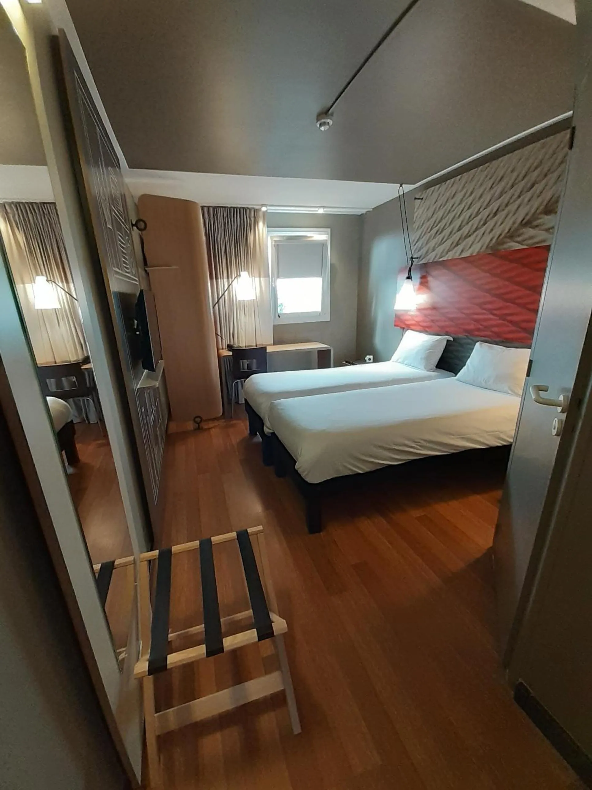 Property building, Bed in ibis Dole Sud Choisey