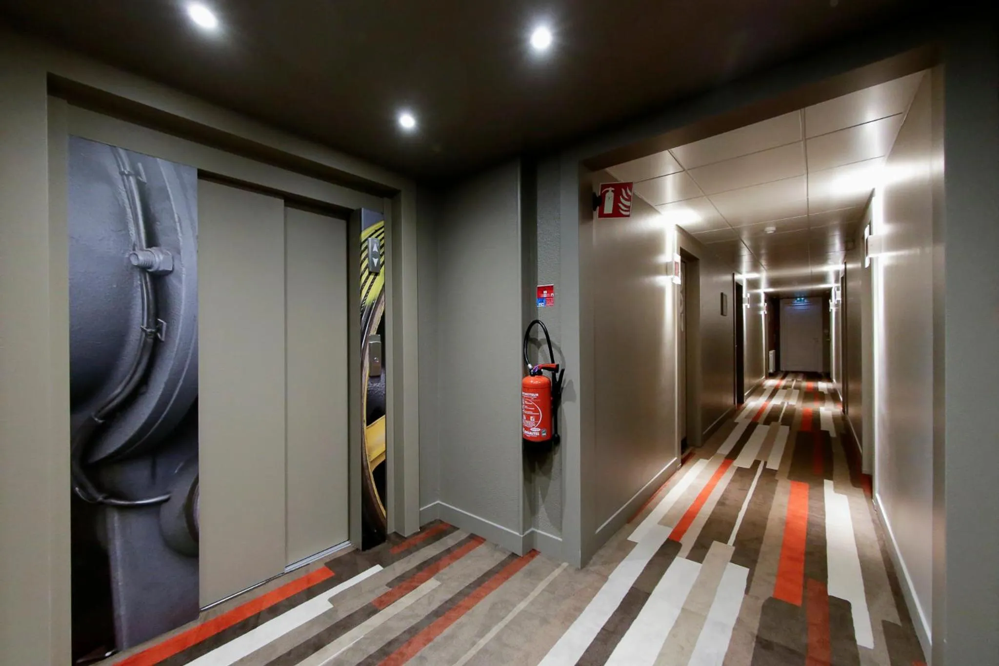 Lobby or reception in ibis Dole Sud Choisey