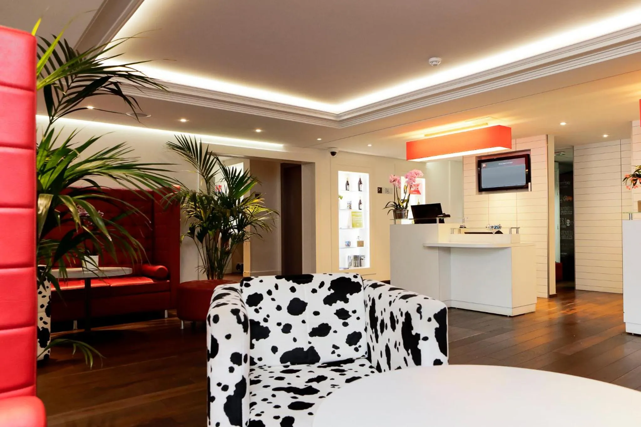 Lobby or reception in ibis Dole Sud Choisey