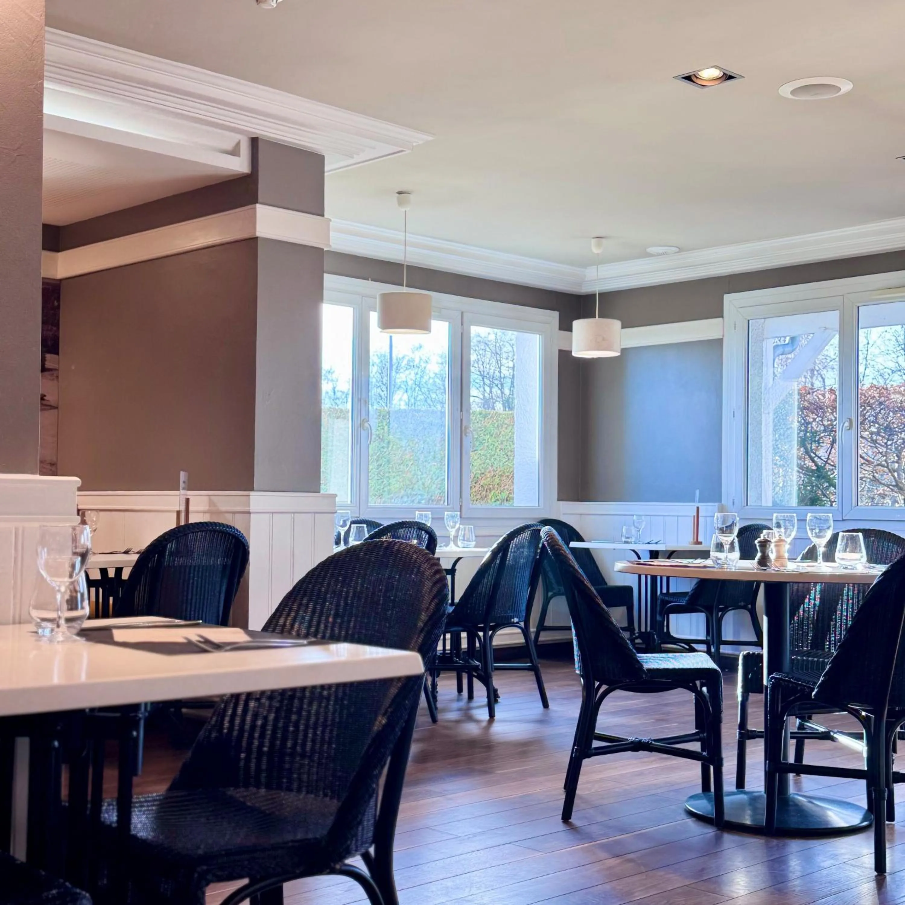 Restaurant/places to eat in ibis Dole Sud Choisey