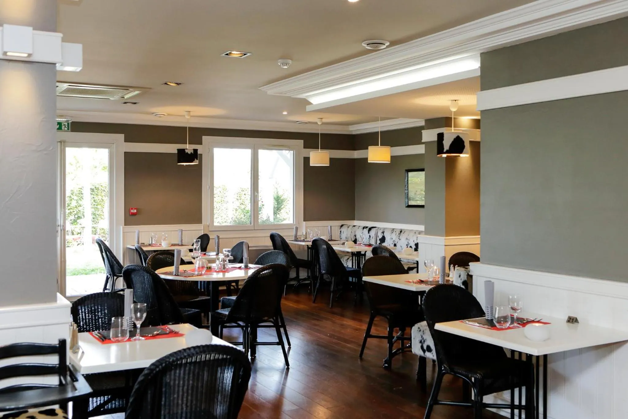 Restaurant/places to eat in ibis Dole Sud Choisey