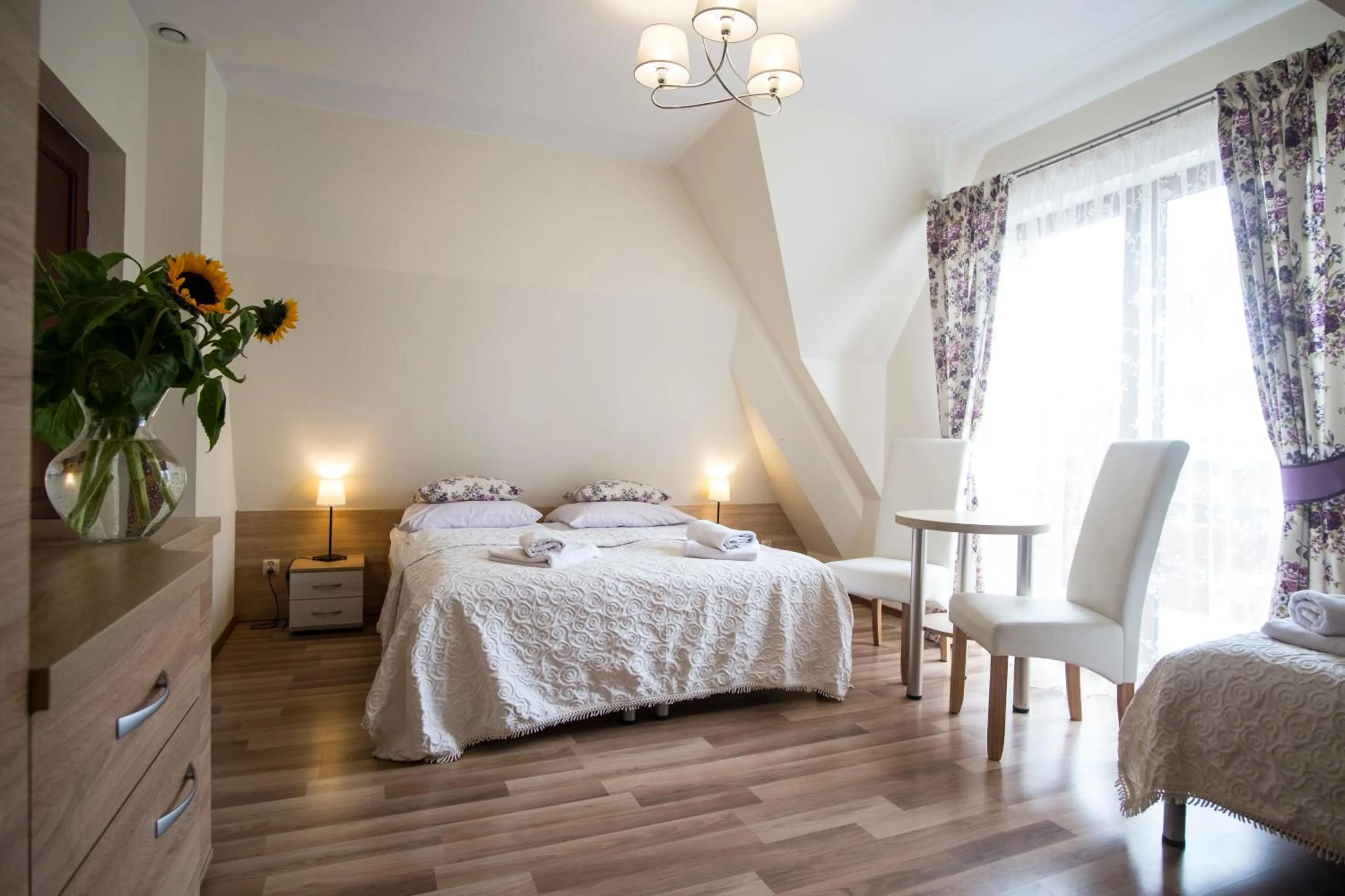 Photo of the whole room, Bed in Willa Borowianka