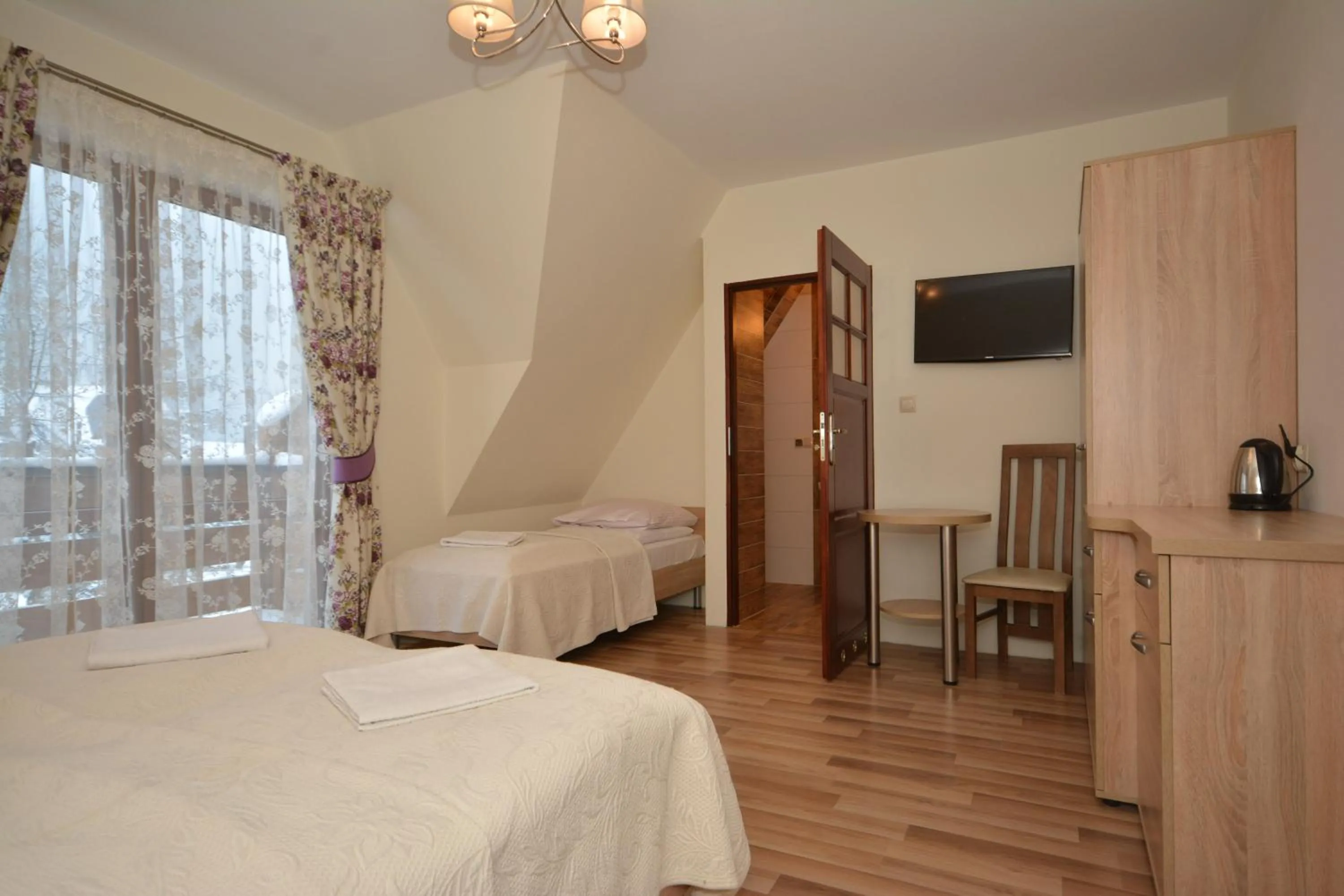 Photo of the whole room, Bed in Willa Borowianka