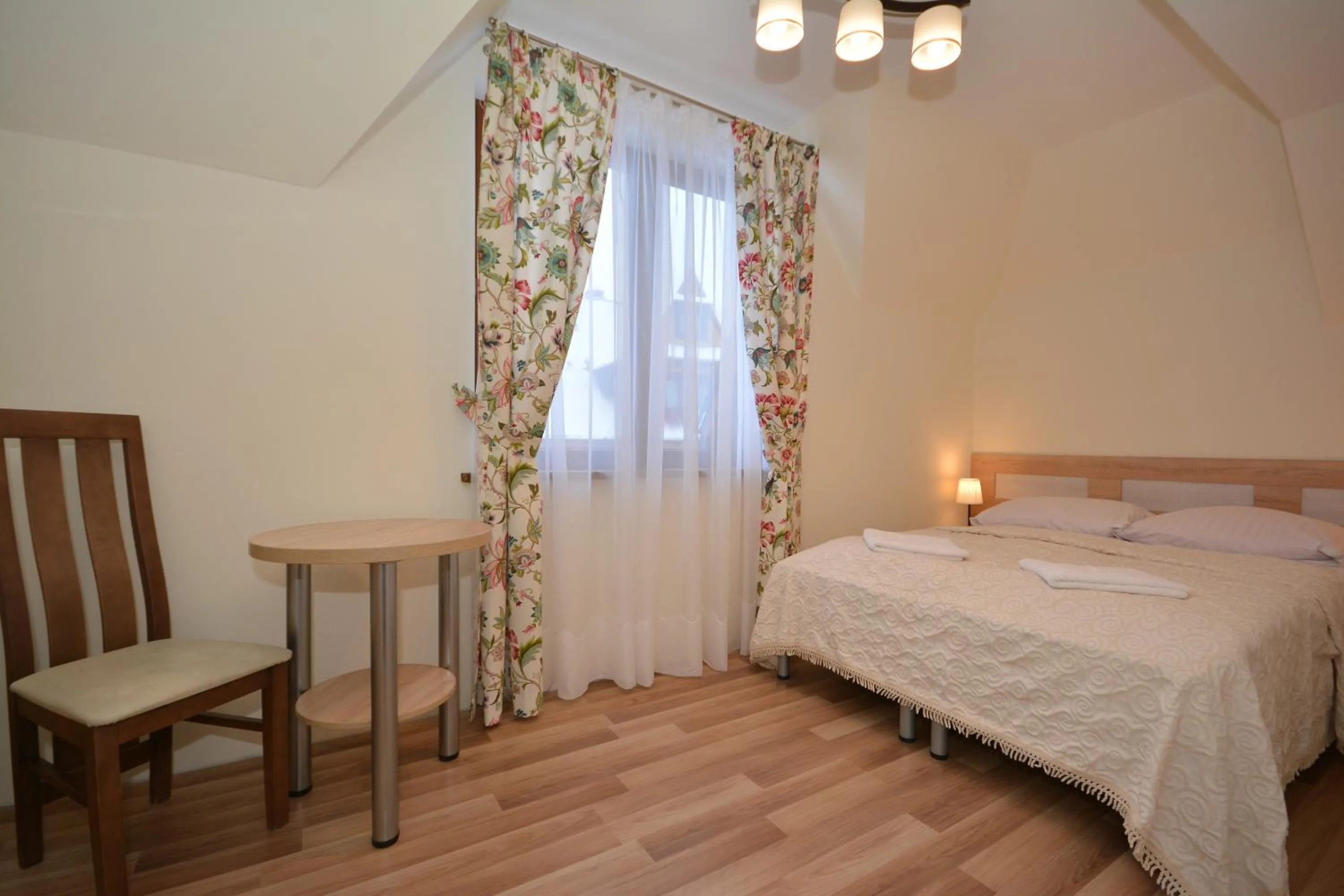 Day, Bed in Willa Borowianka