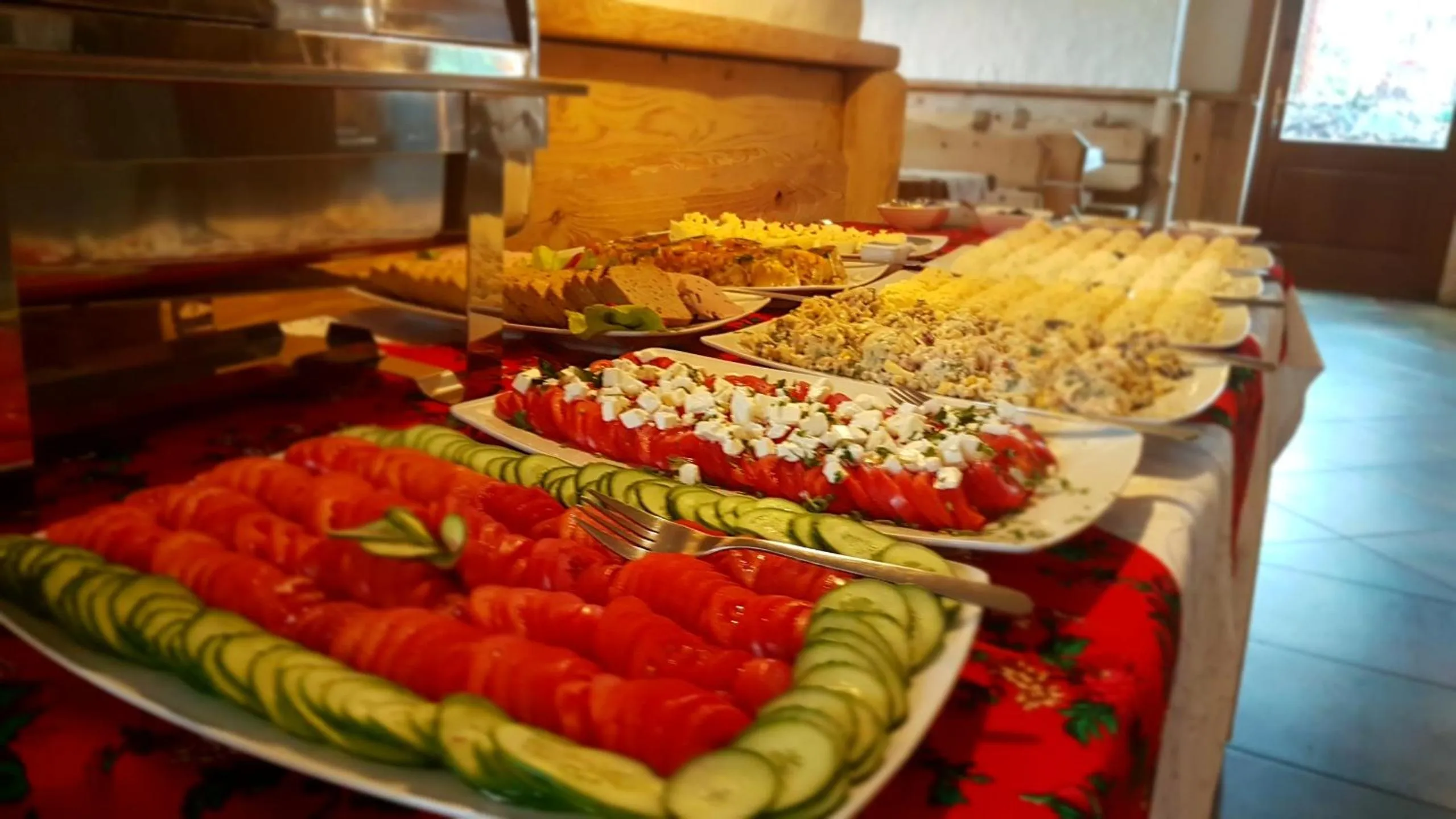 Buffet breakfast in Willa Borowianka