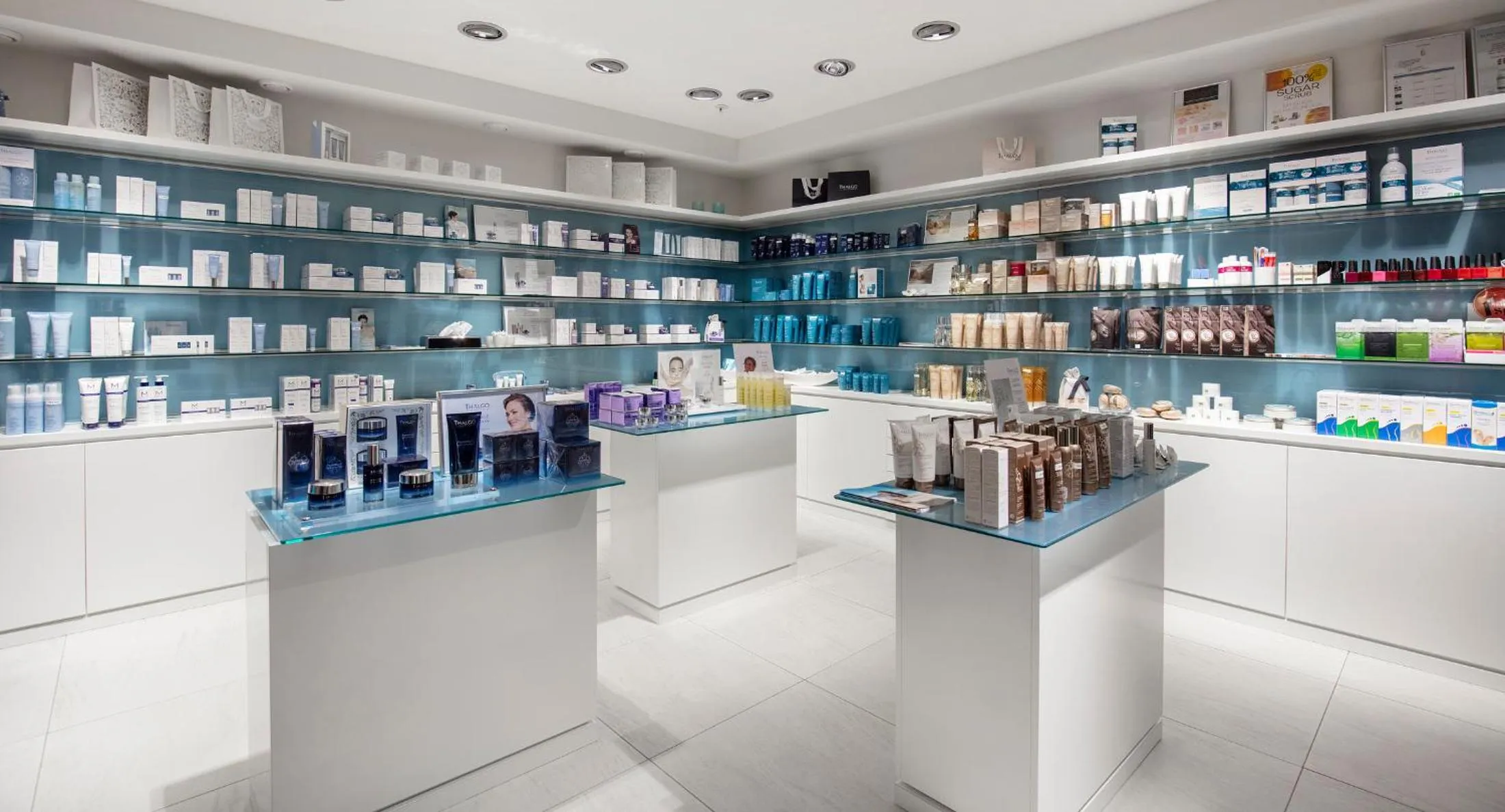 On-site shops in Hotel Alexandra Loen