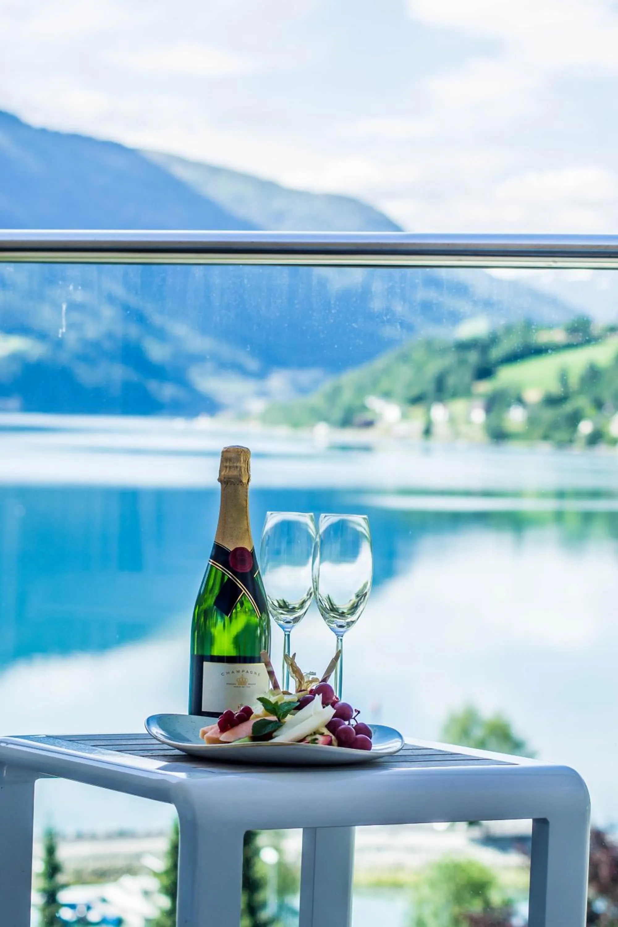 Neighbourhood in Hotel Alexandra Loen