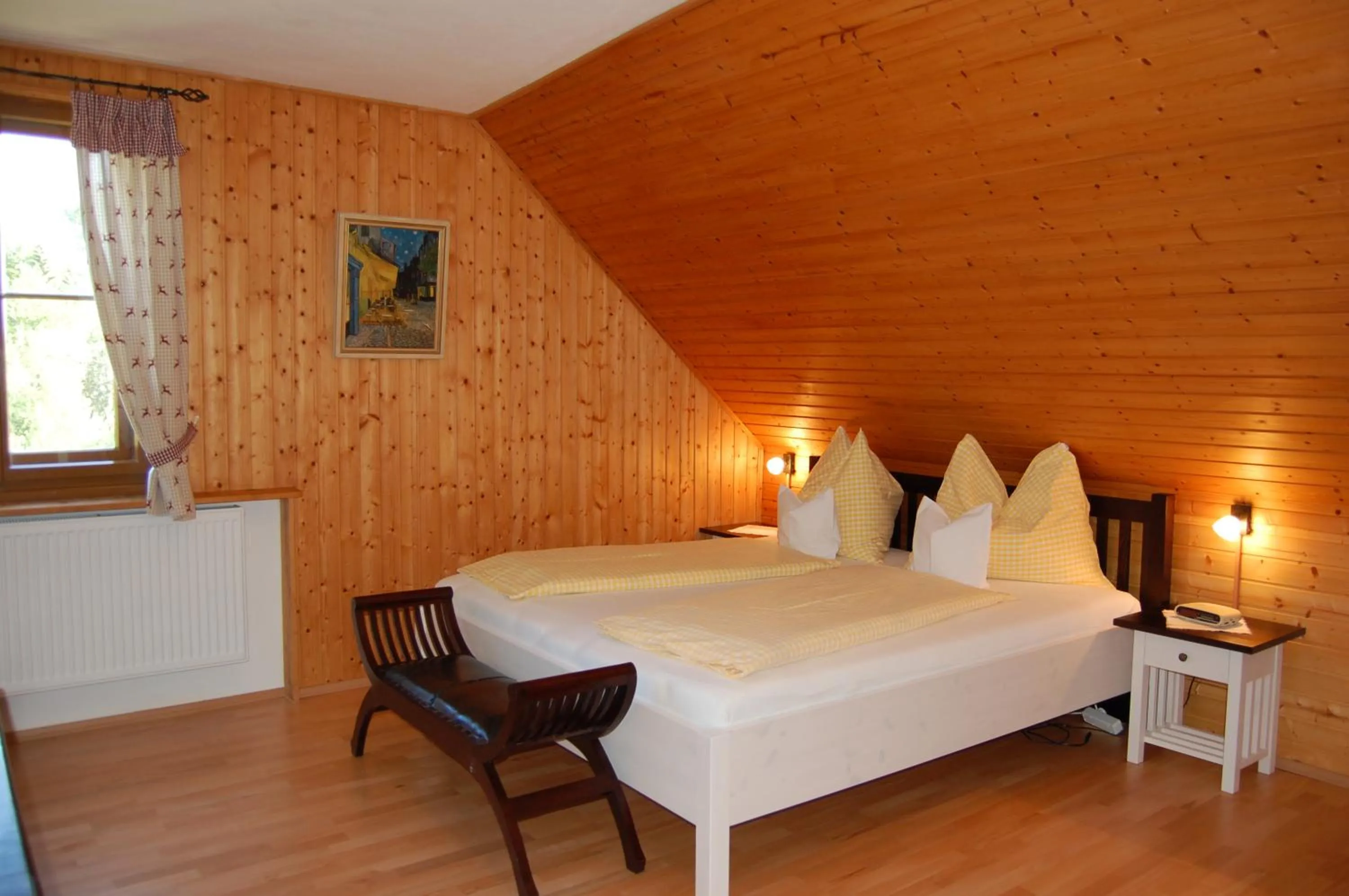 Photo of the whole room, Bed in Gasthof Martinihof