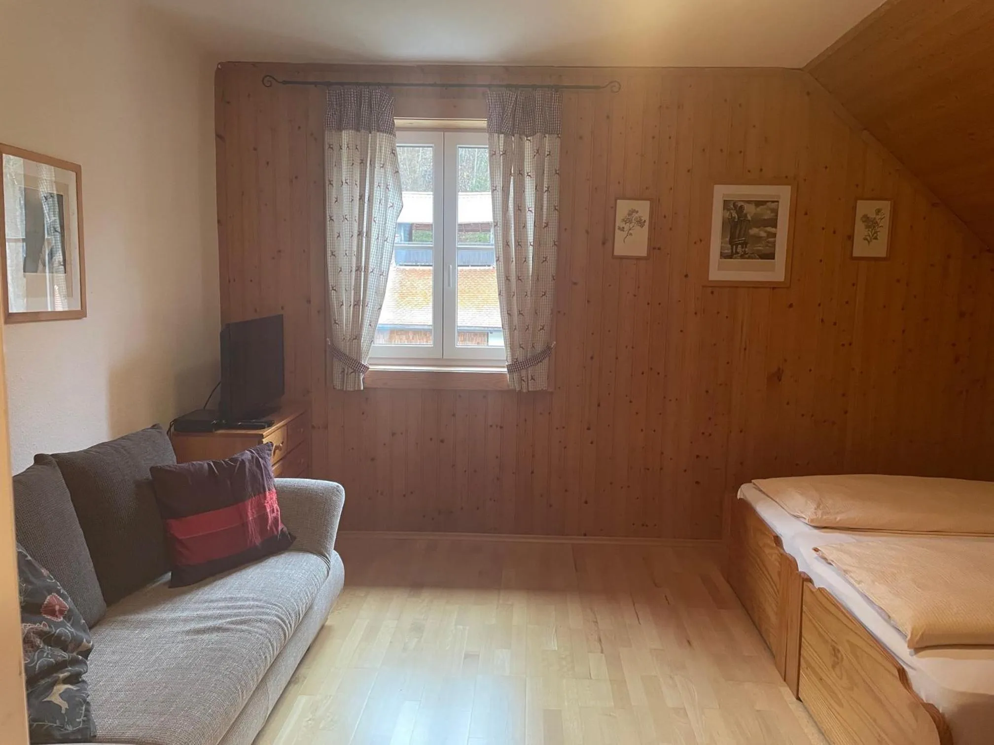 Photo of the whole room, Bed in Gasthof Martinihof