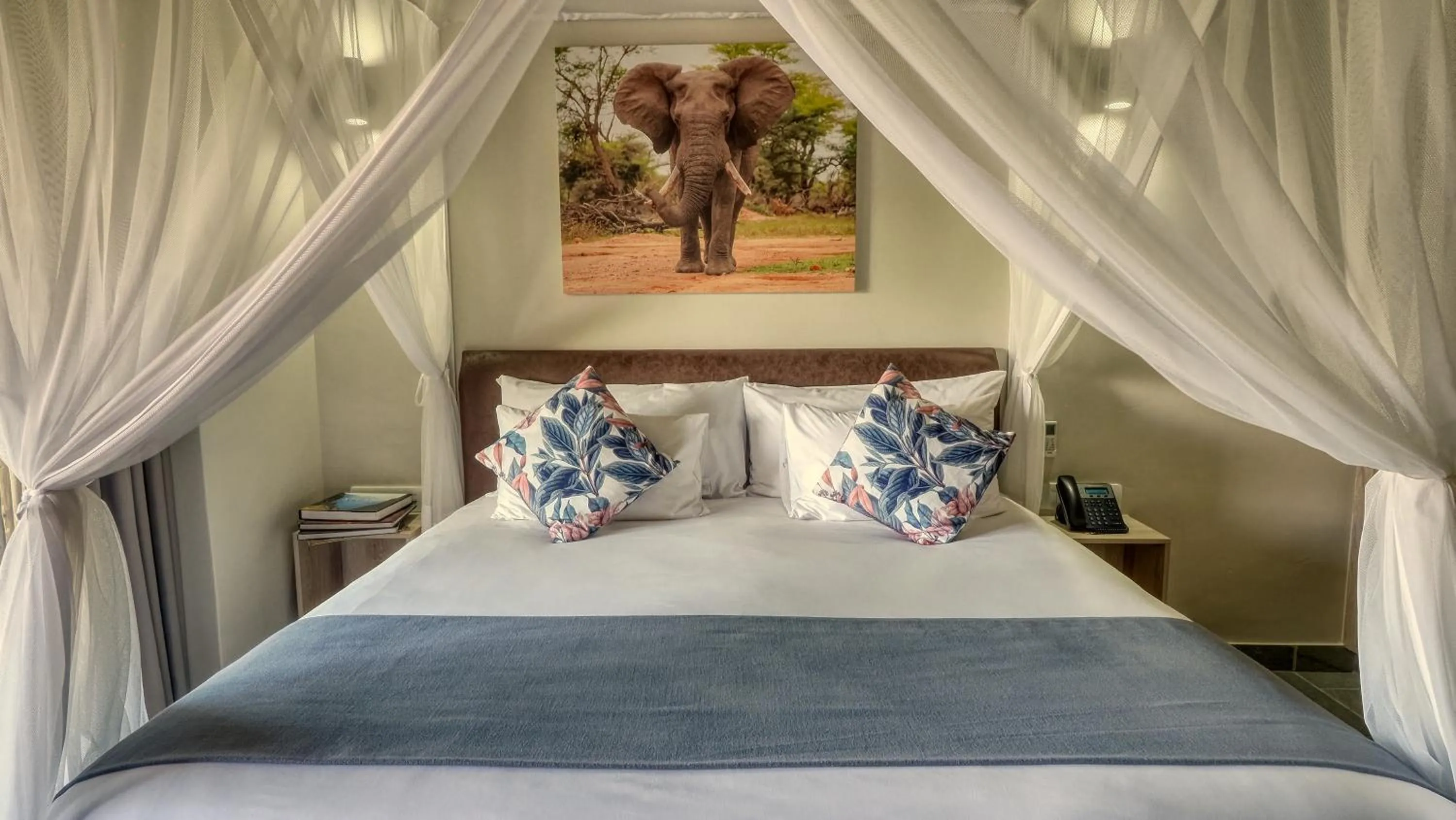 Bedroom, Bed in Umbhaba Eco Lodge