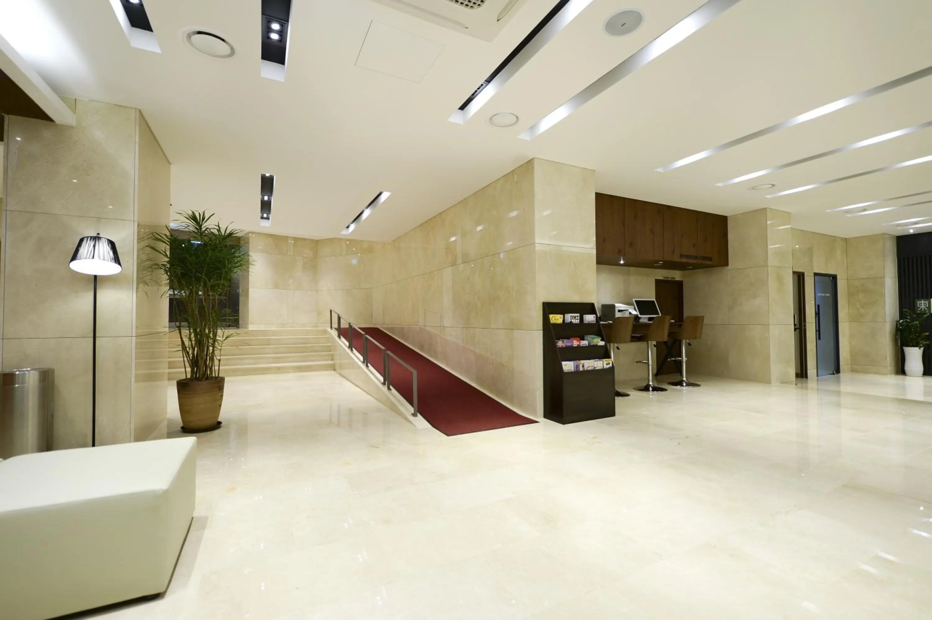 Area and facilities in Hotel New Oriental Myeongdong