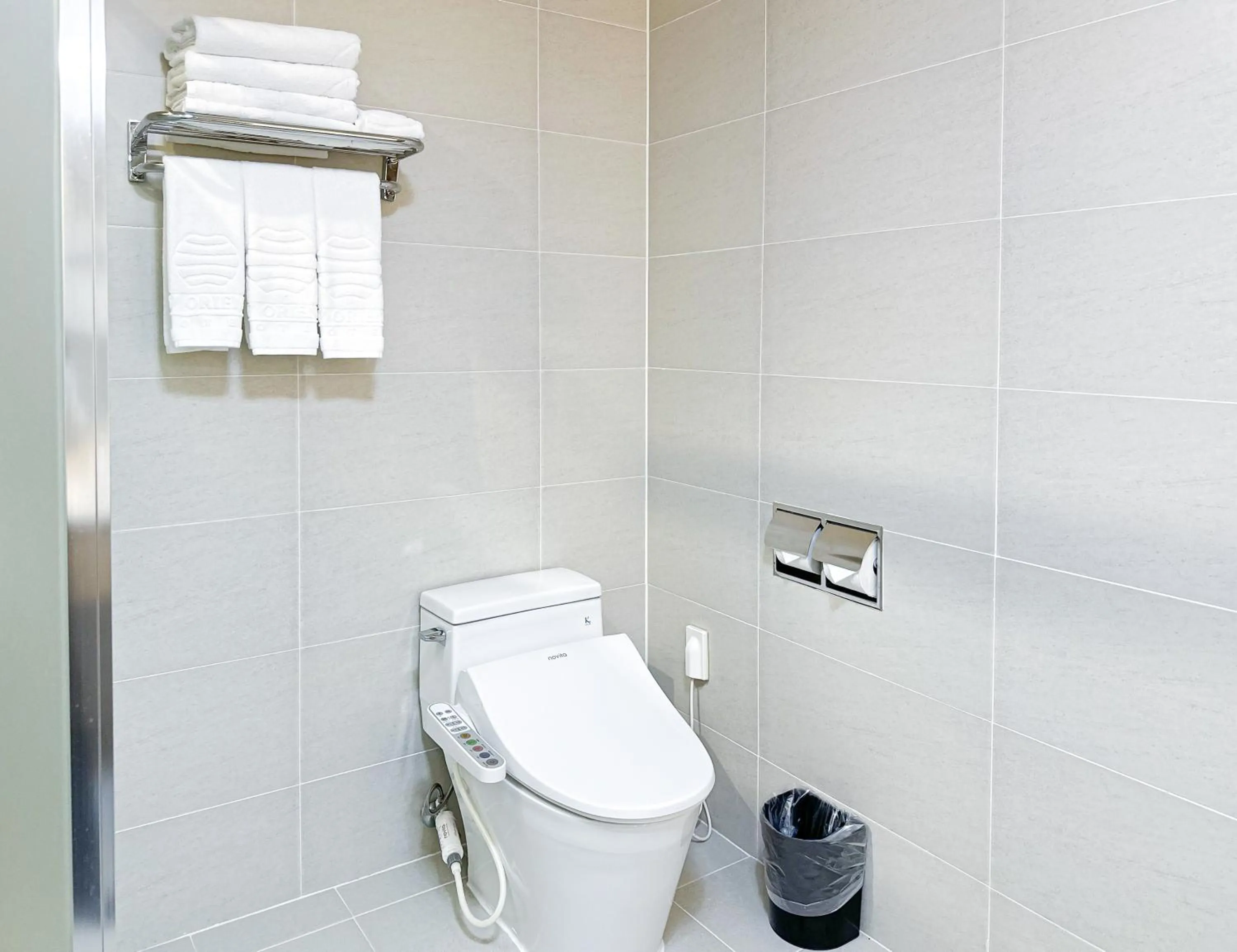 Toilet in Hotel New Oriental Myeongdong