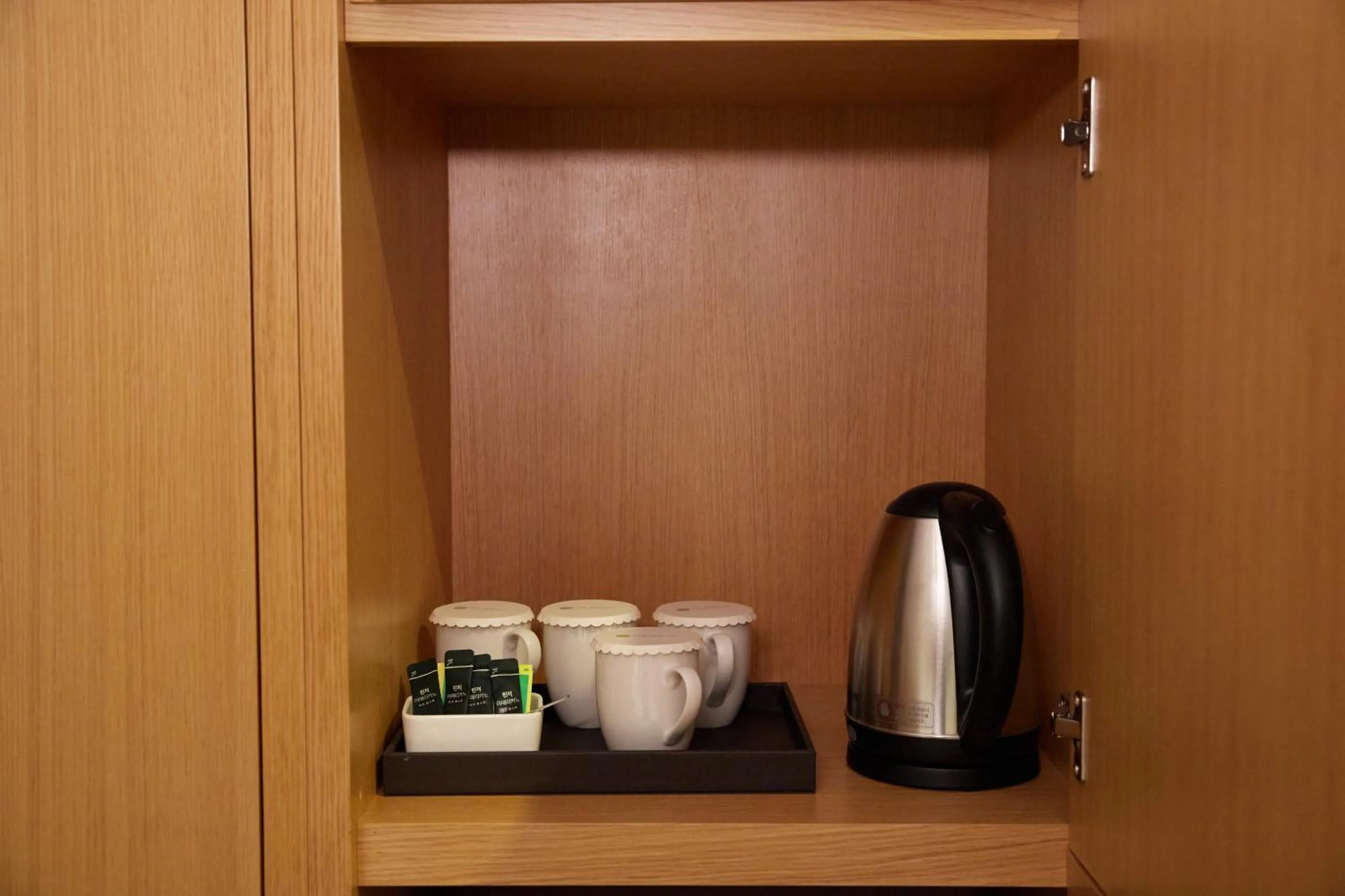 Coffee/tea facilities in Hotel New Oriental Myeongdong