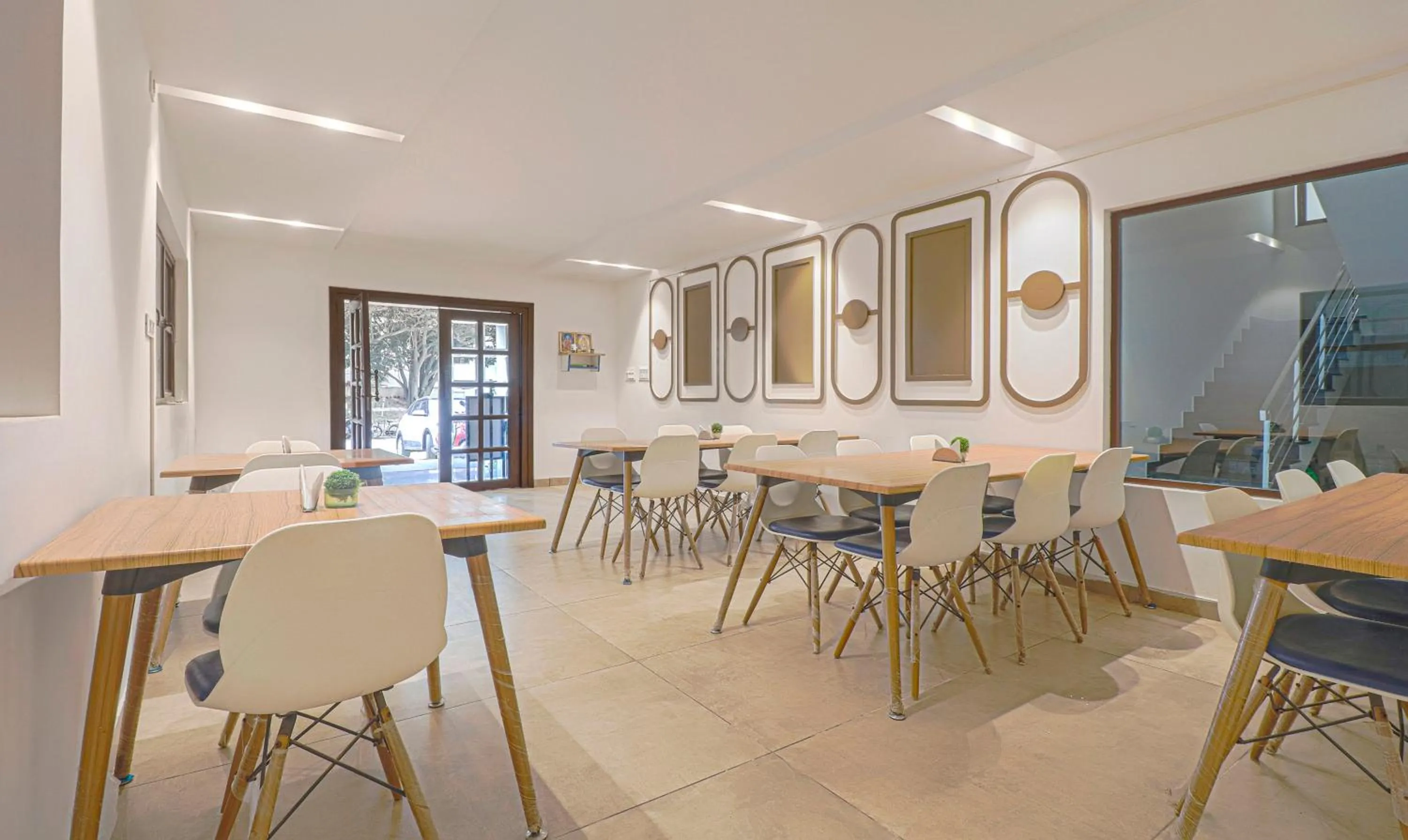 Restaurant/places to eat in Treebo YC Grand Boutique, Electronic City