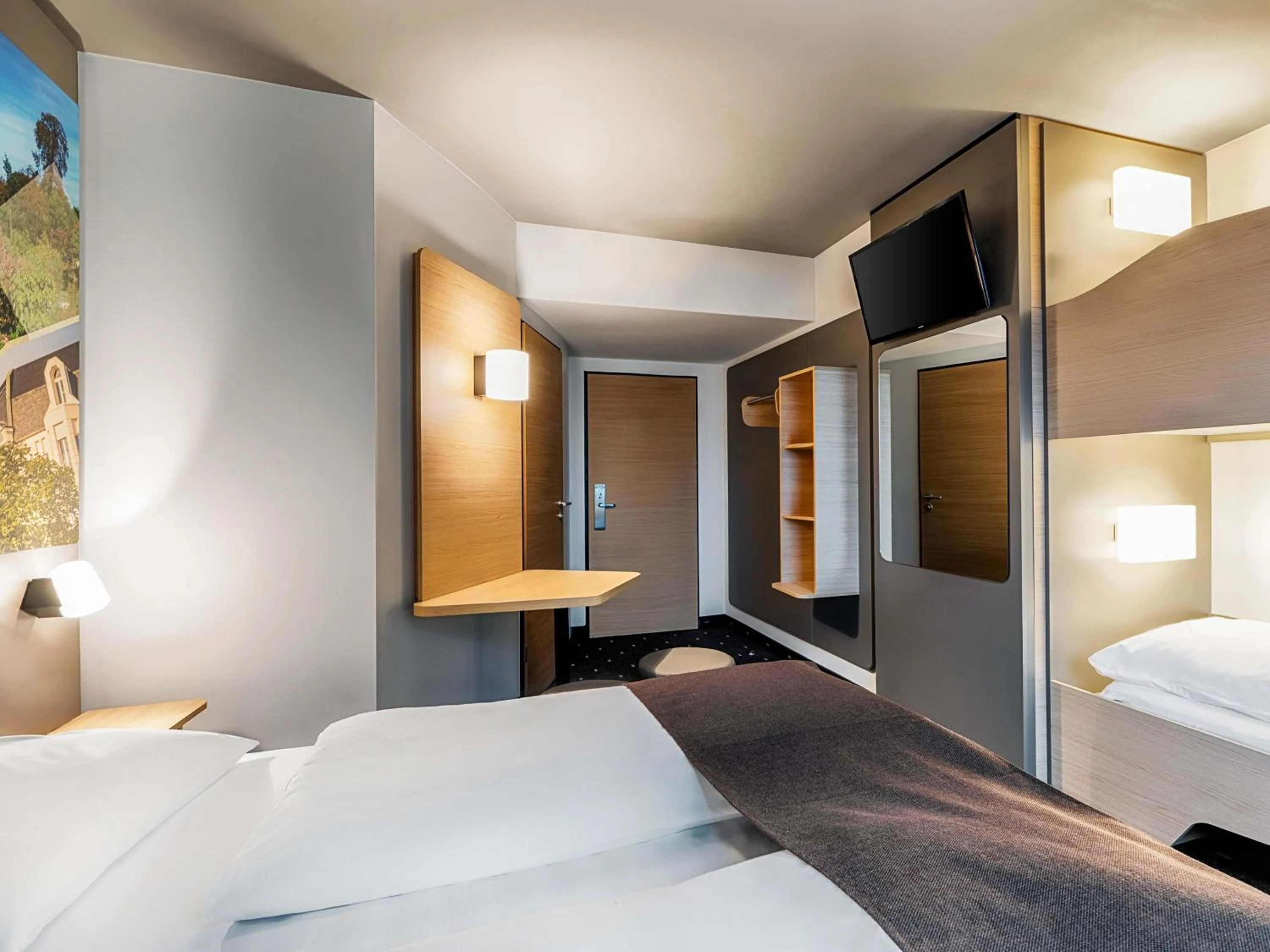 Photo of the whole room, Bed in B&B Hotel Bonn-West