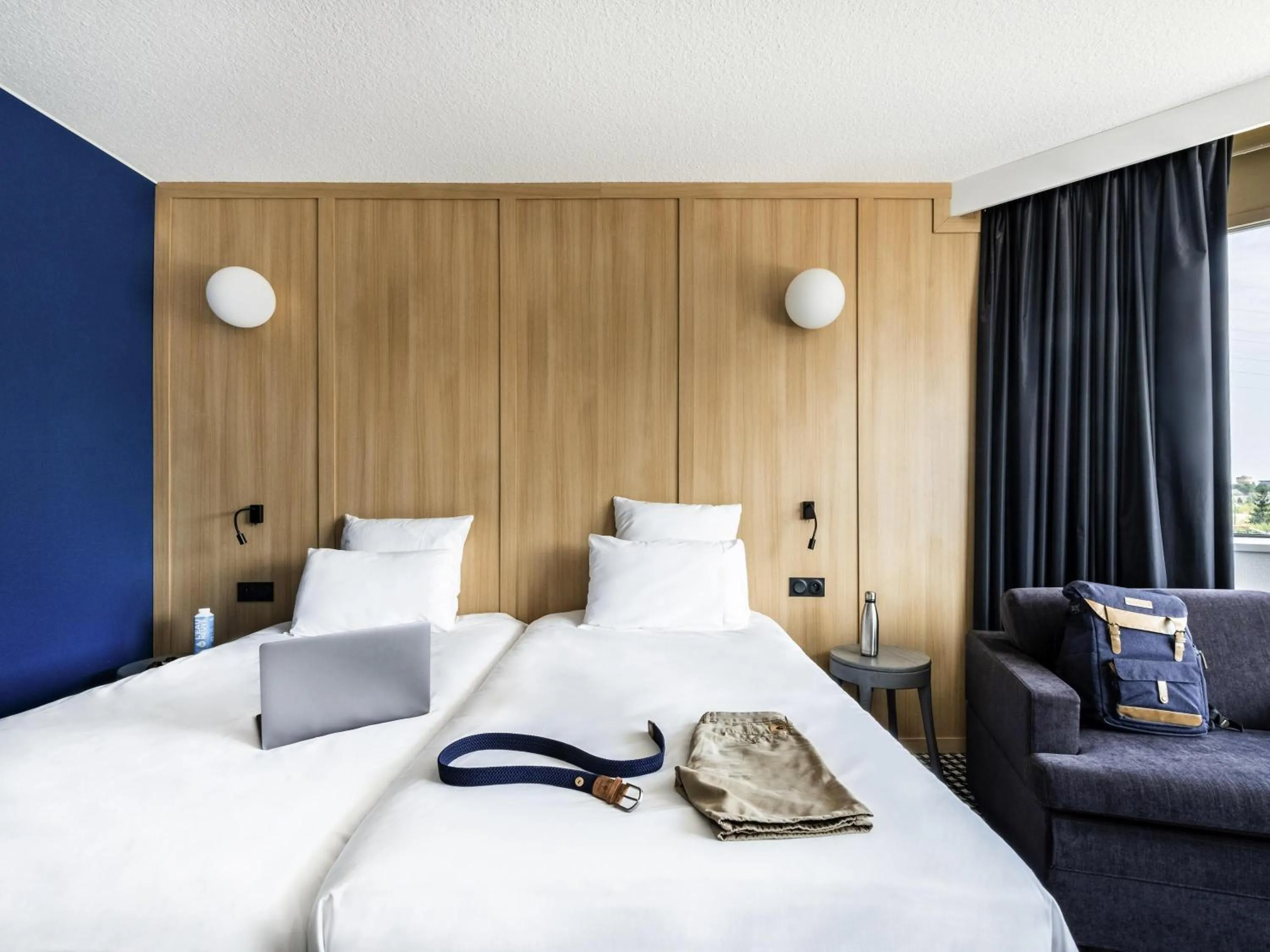 Bedroom, Bed in Mercure Tours Sud