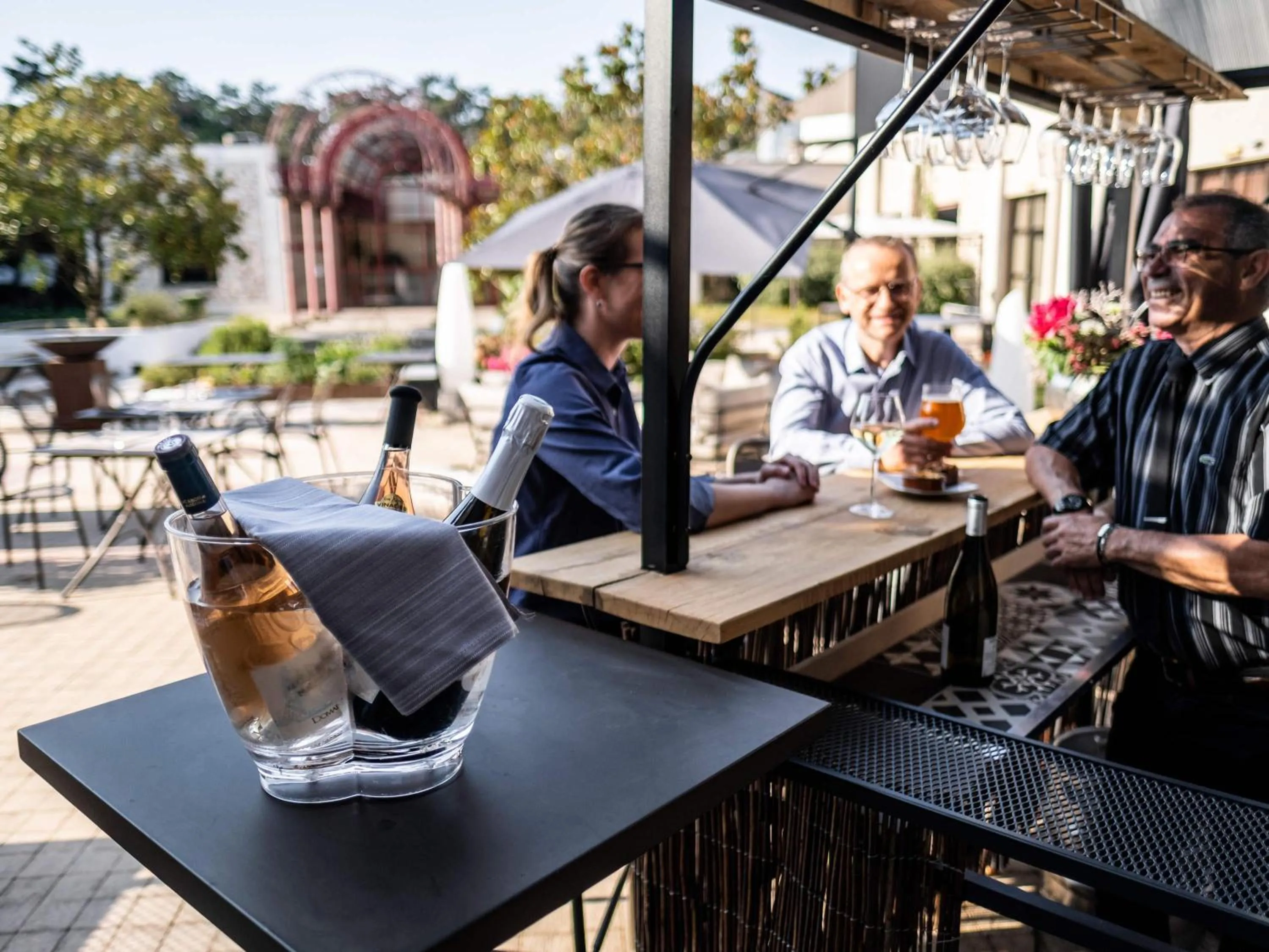 Lounge or bar in Mercure Tours Sud