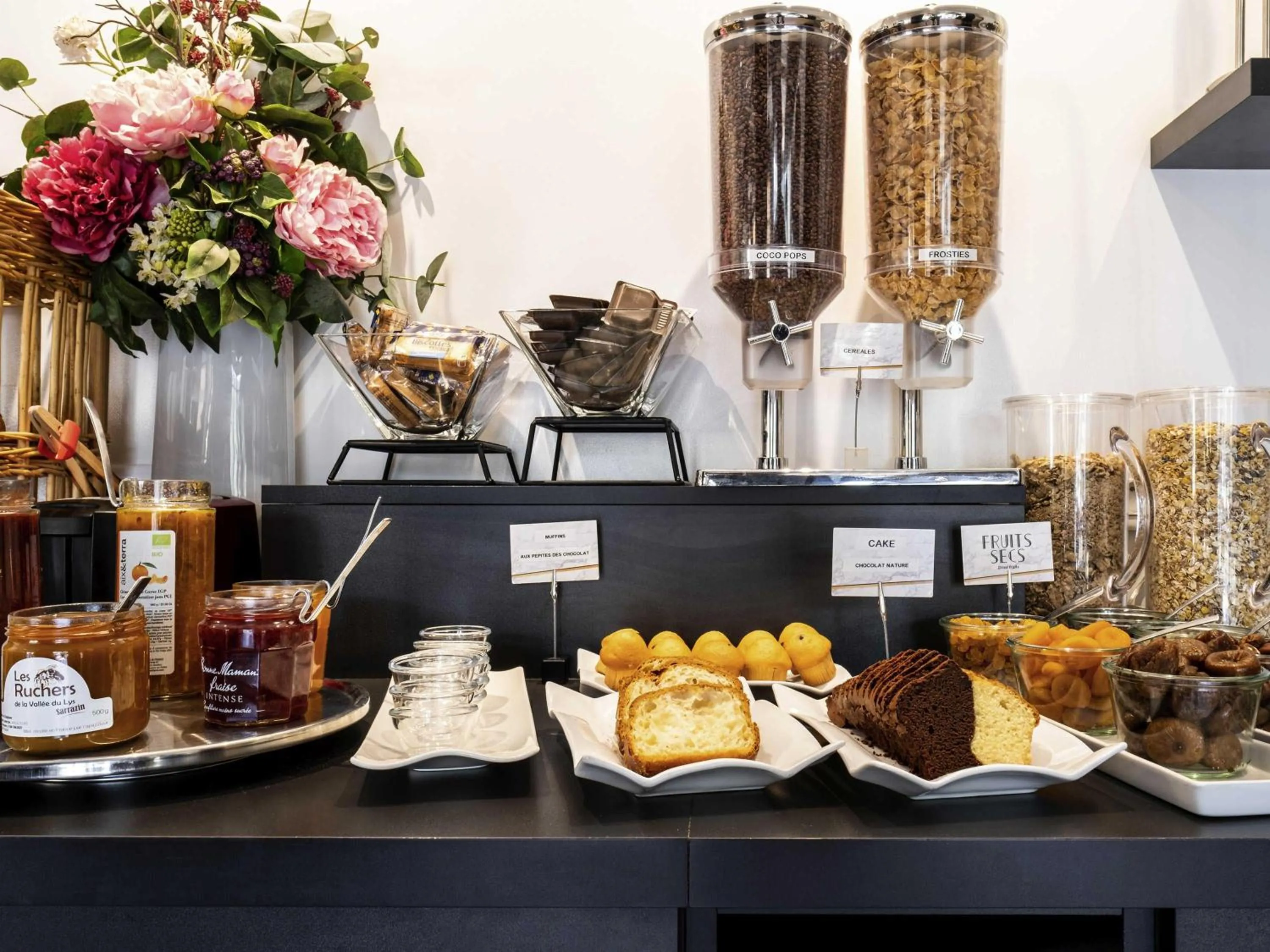 Breakfast in Mercure Tours Sud