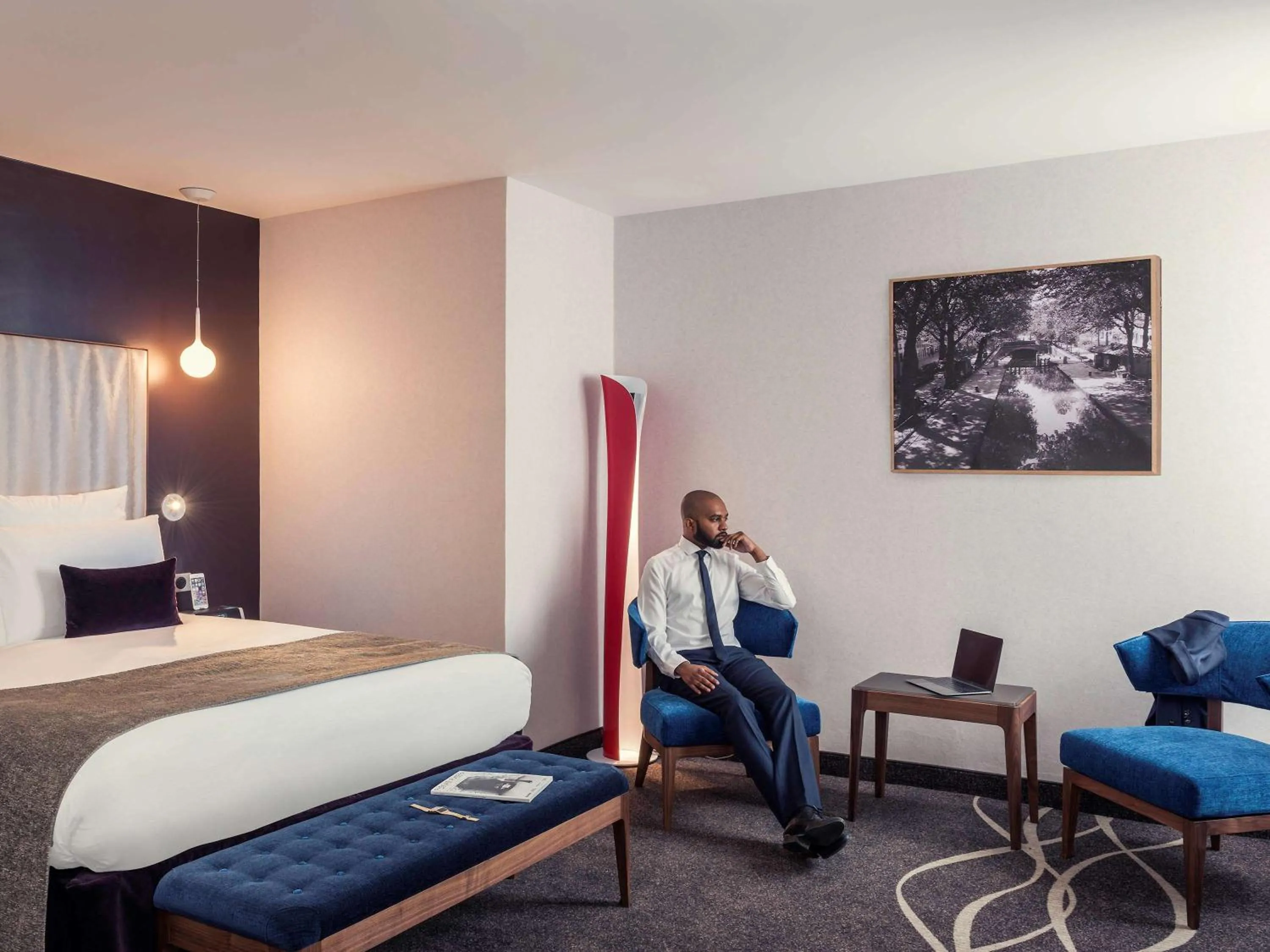 Photo of the whole room, Bed in Mercure Paris Opera Garnier Hôtel & Spa