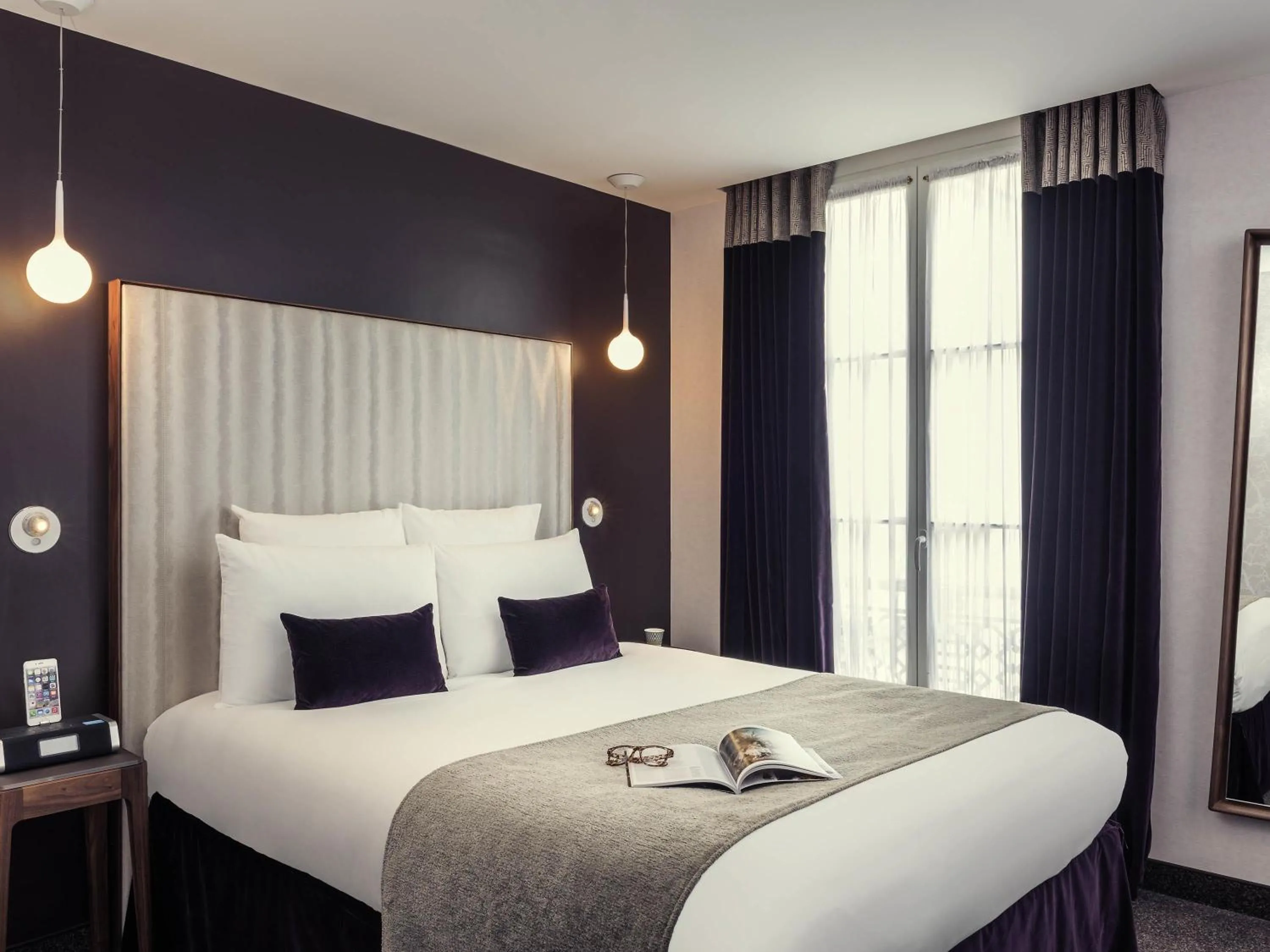 Bedroom, Bed in Mercure Paris Opera Garnier Hôtel & Spa