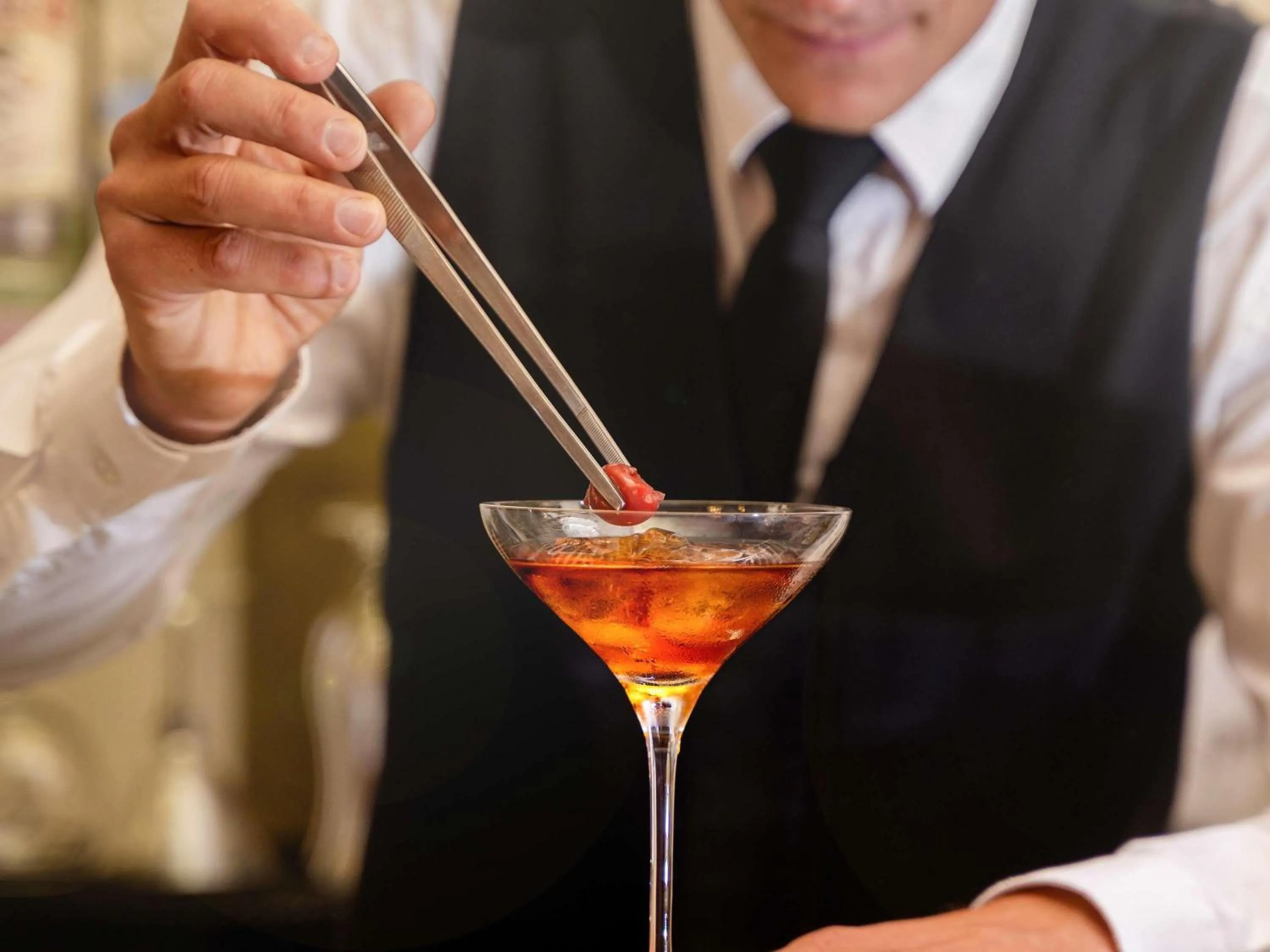 Lounge or bar in Carlton Hotel Lyon - MGallery Collection