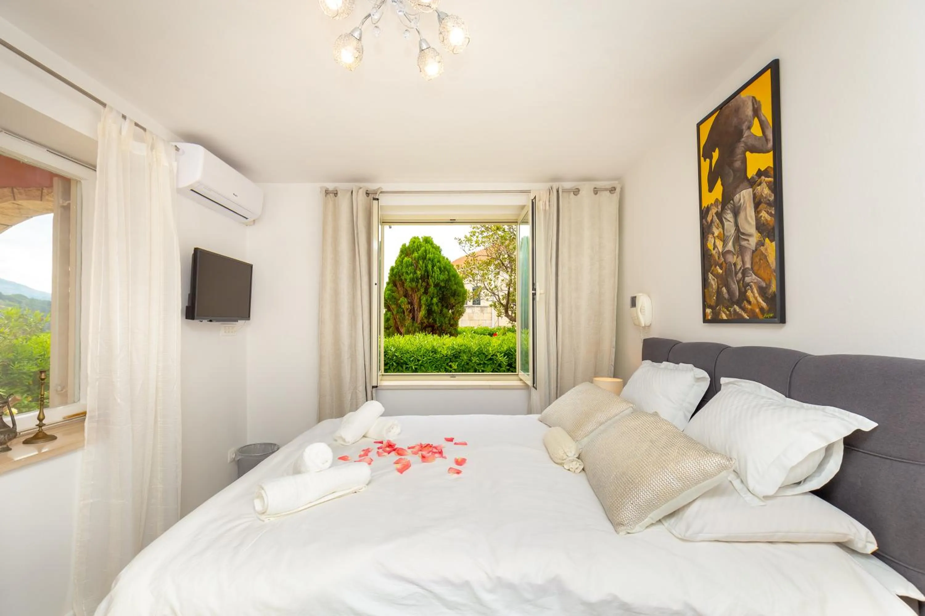 Bed in Guest House Steel