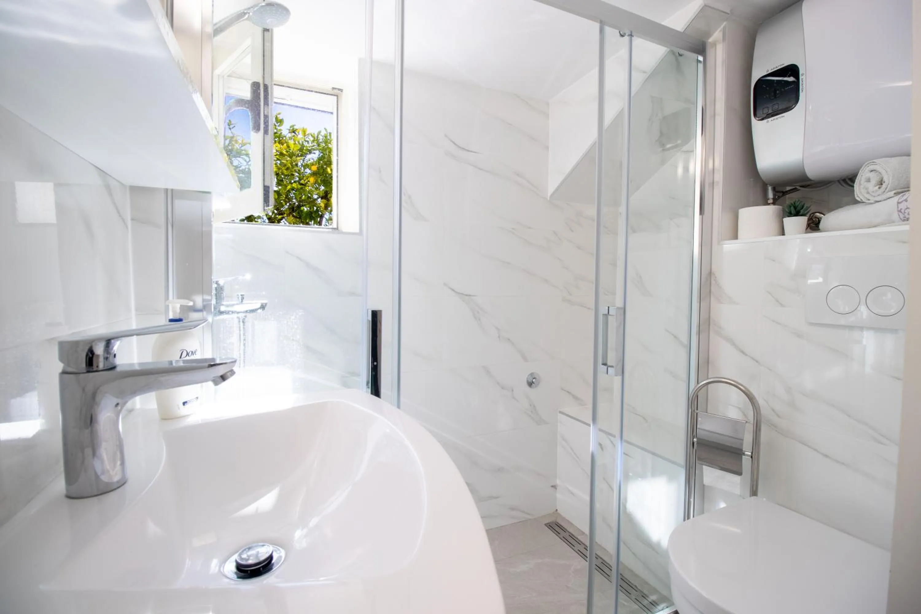 Shower in Guest House Steel